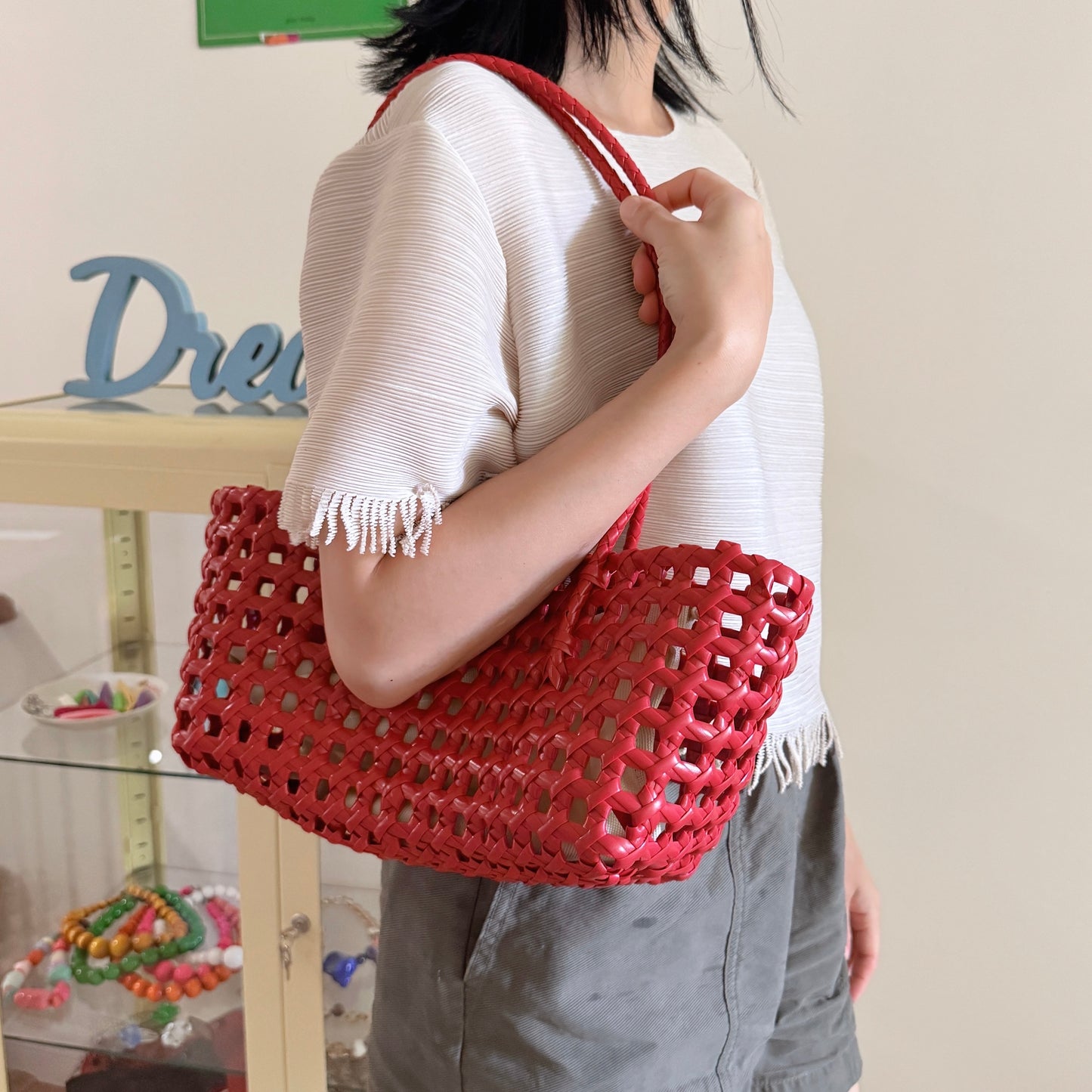 woven basket bag ( red, green, black)
