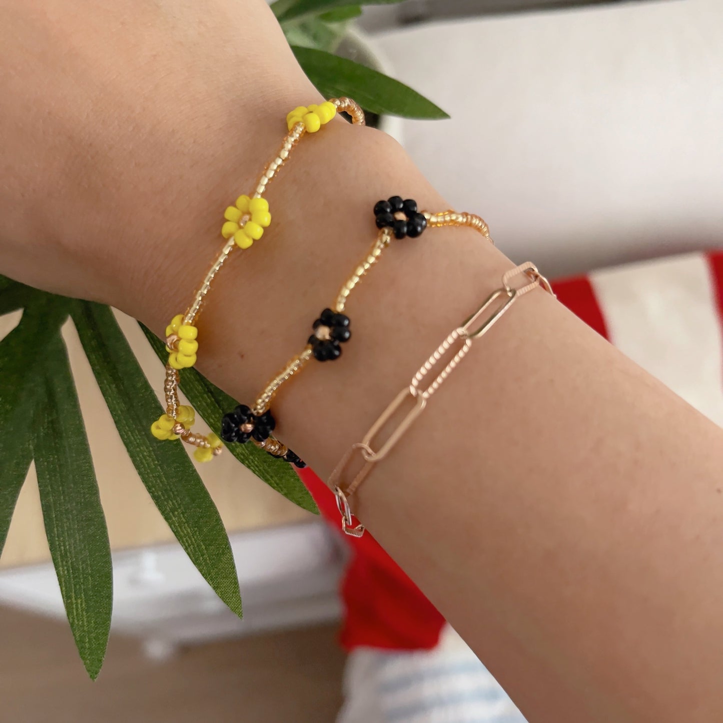 BEADED FLOWER BRACELET