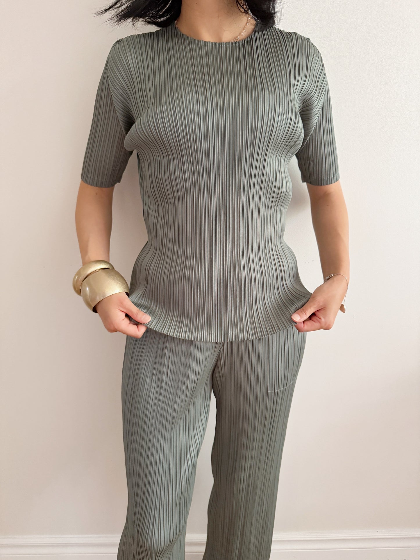 Pleats basic top (pink, gray khaki, ruby, white, black, silver)
