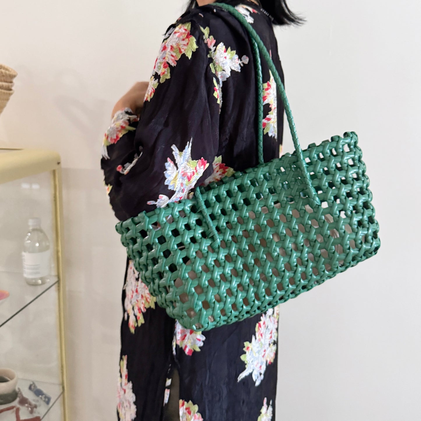 woven basket bag ( red, green, black)
