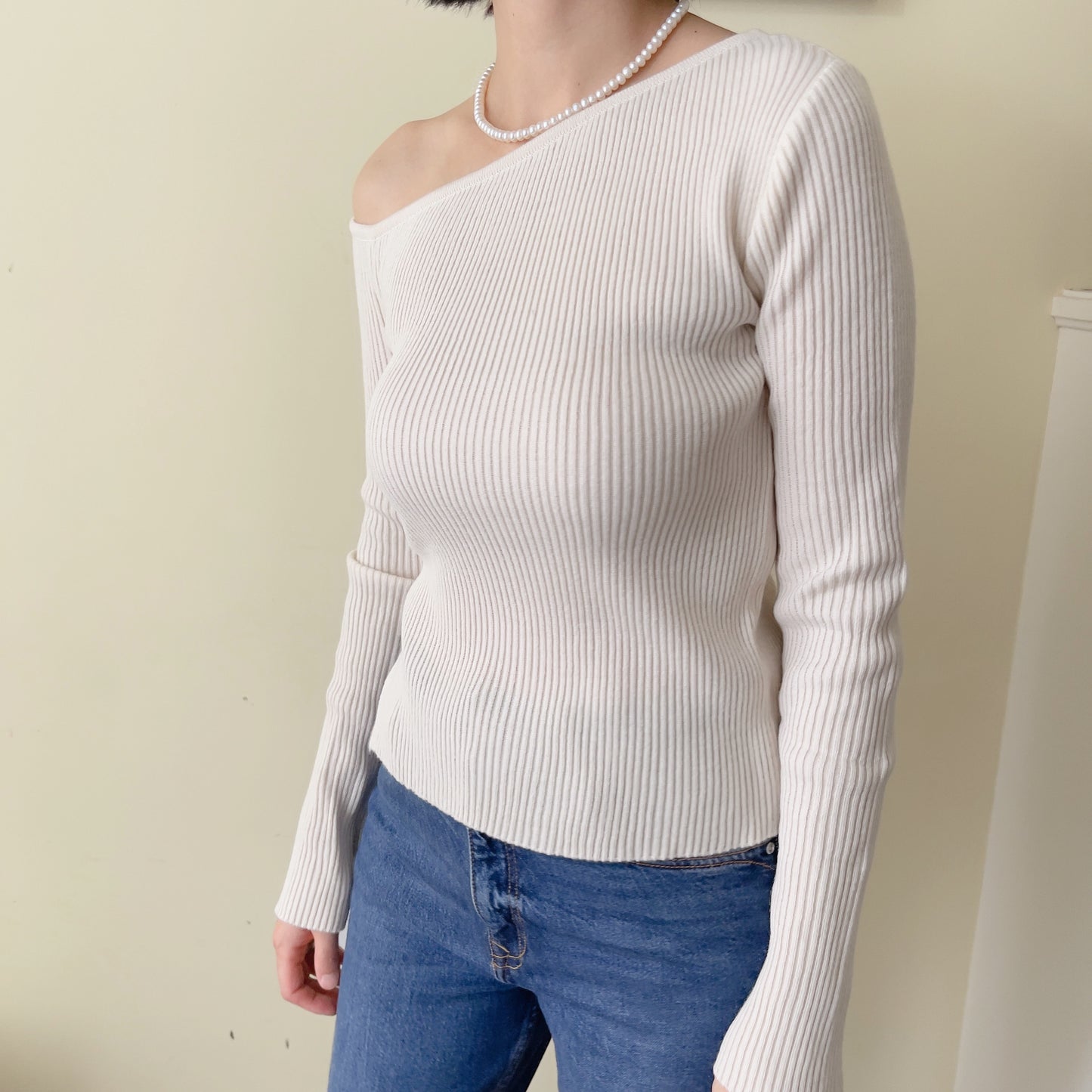 Off shoulder knit (ivory, yellow,sky blue, black)