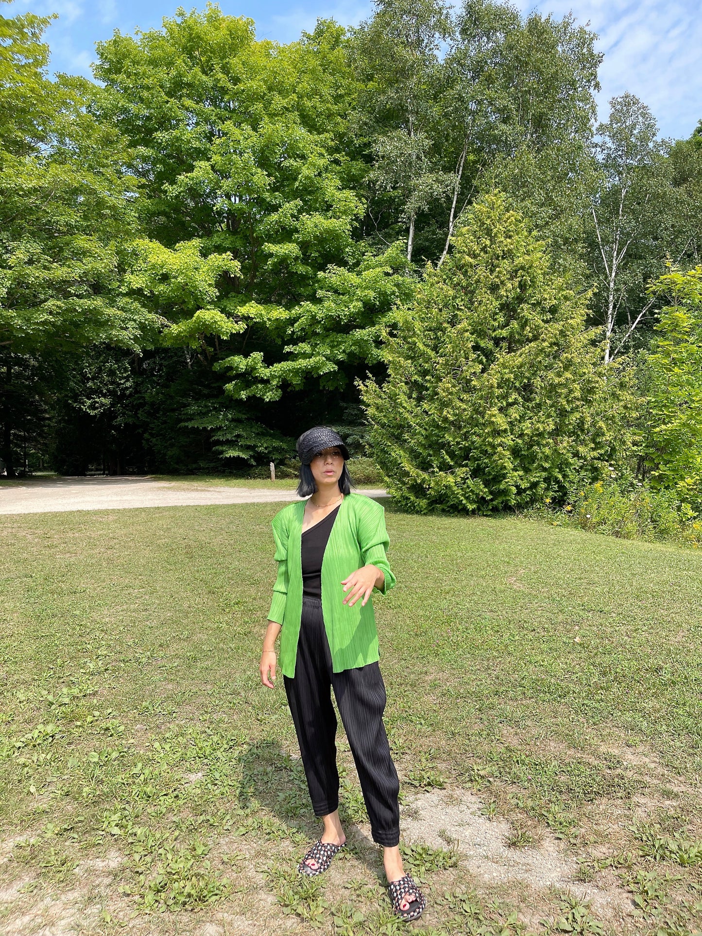 Edge Cardigan (black, ivory, green)