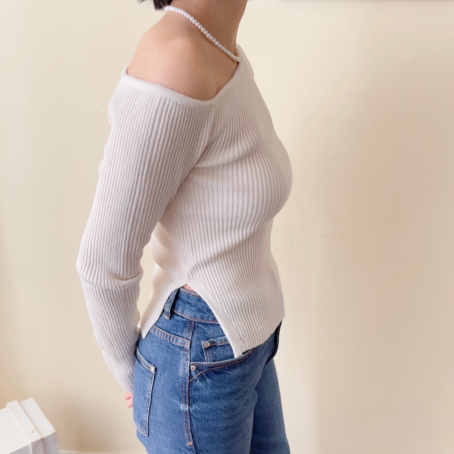 Off shoulder knit (ivory, yellow,sky blue, black)
