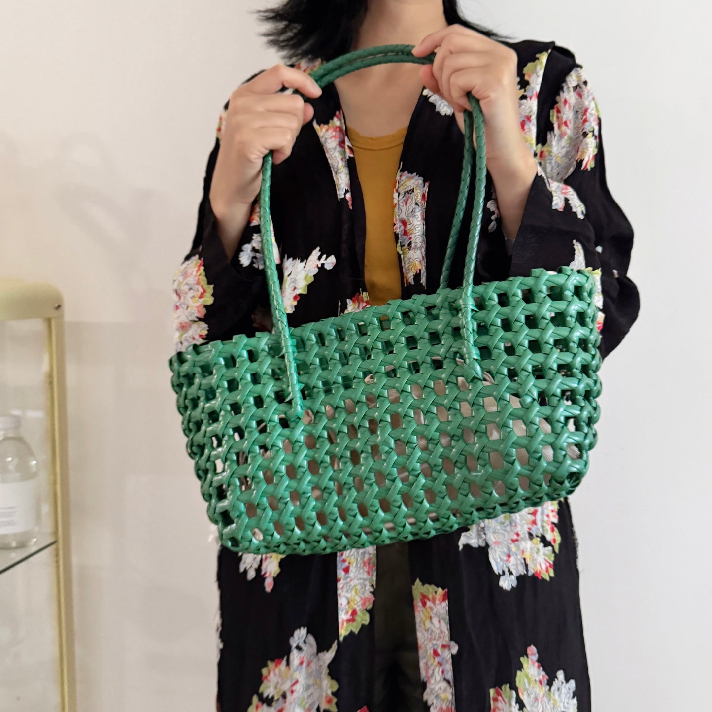 woven basket bag ( red, green, black)