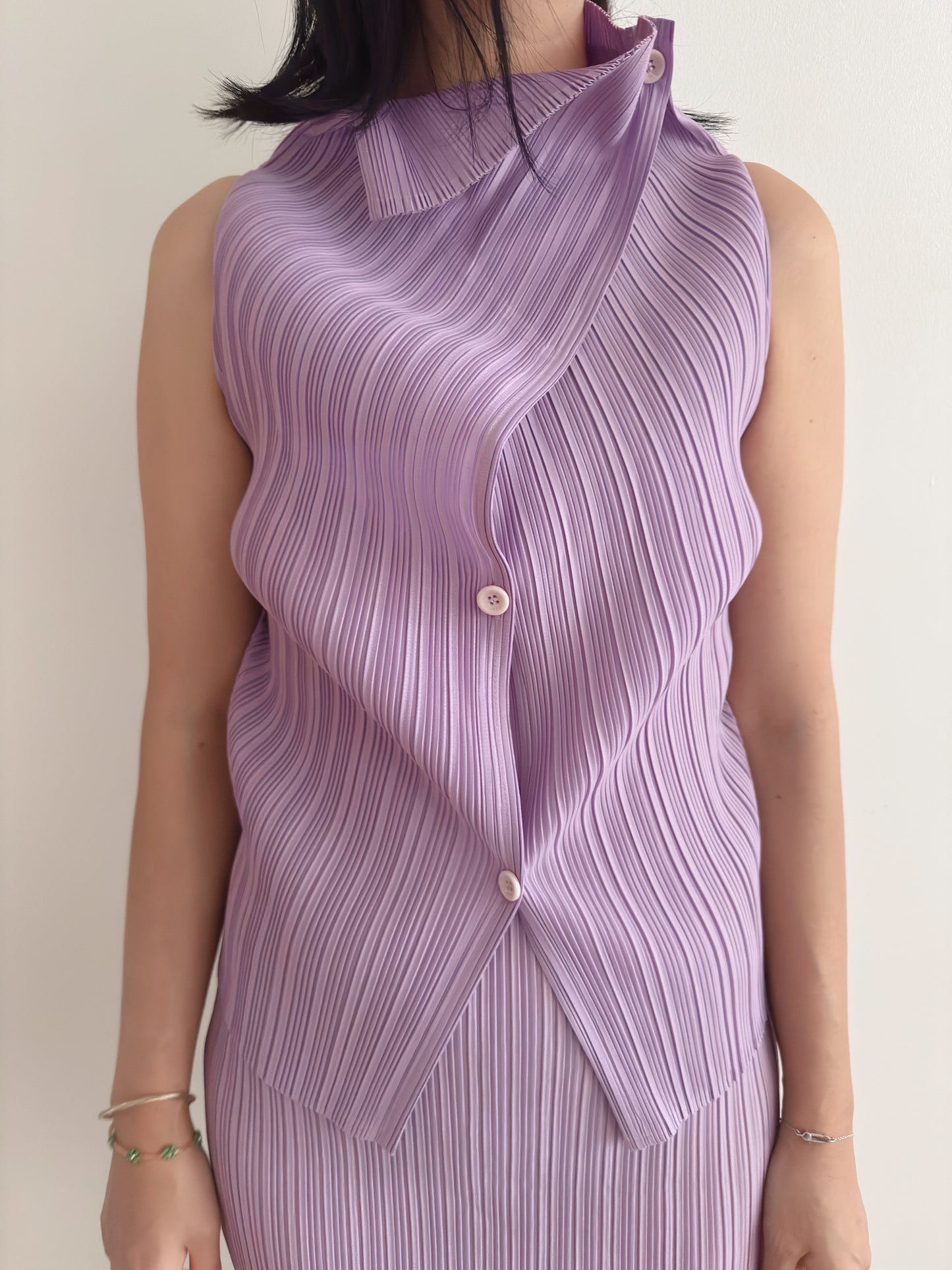 Pleated Vest (lilac, navy, black)