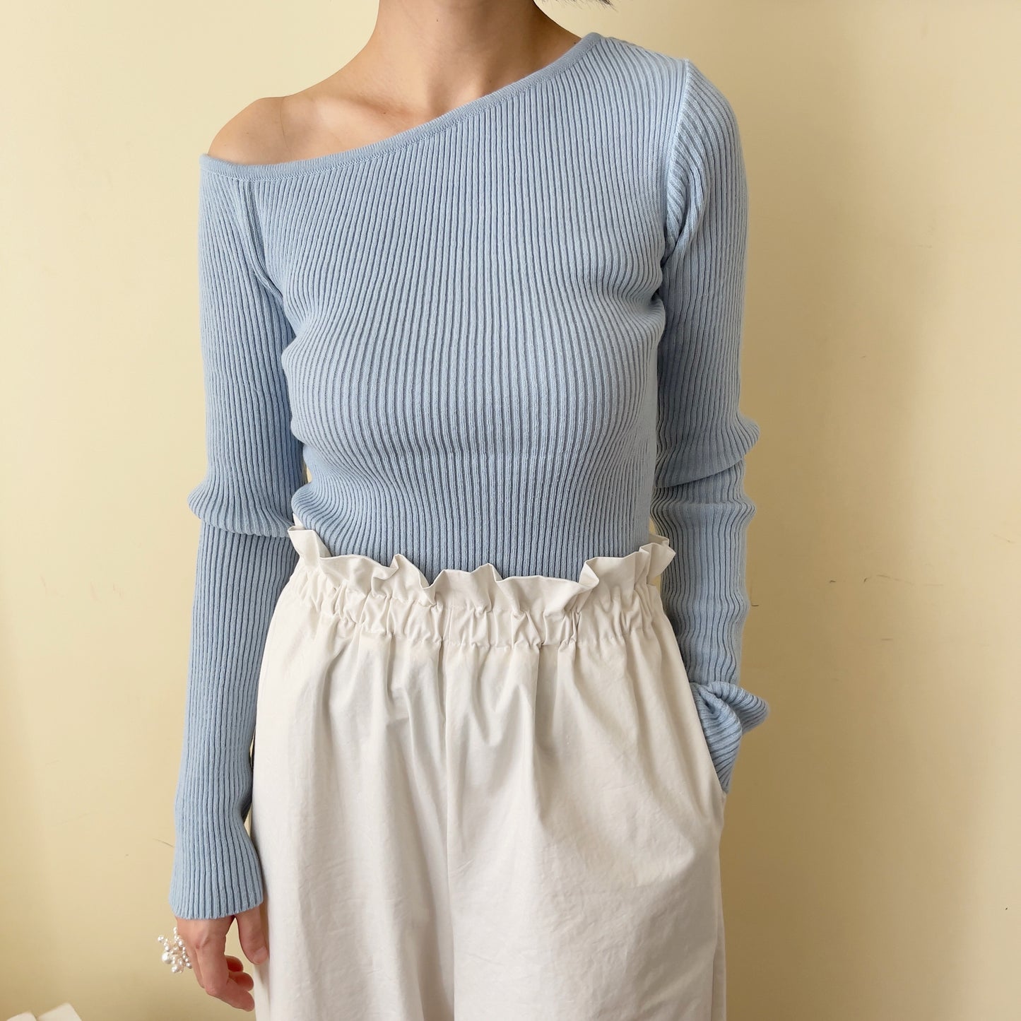 Off shoulder knit (ivory, yellow,sky blue, black)