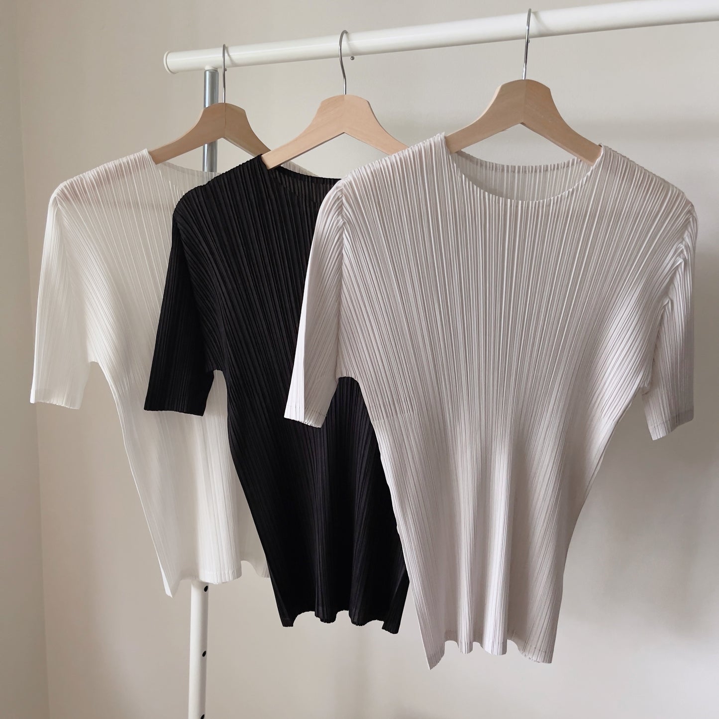 Pleats basic top (pink, gray khaki, ruby, white, black, silver)