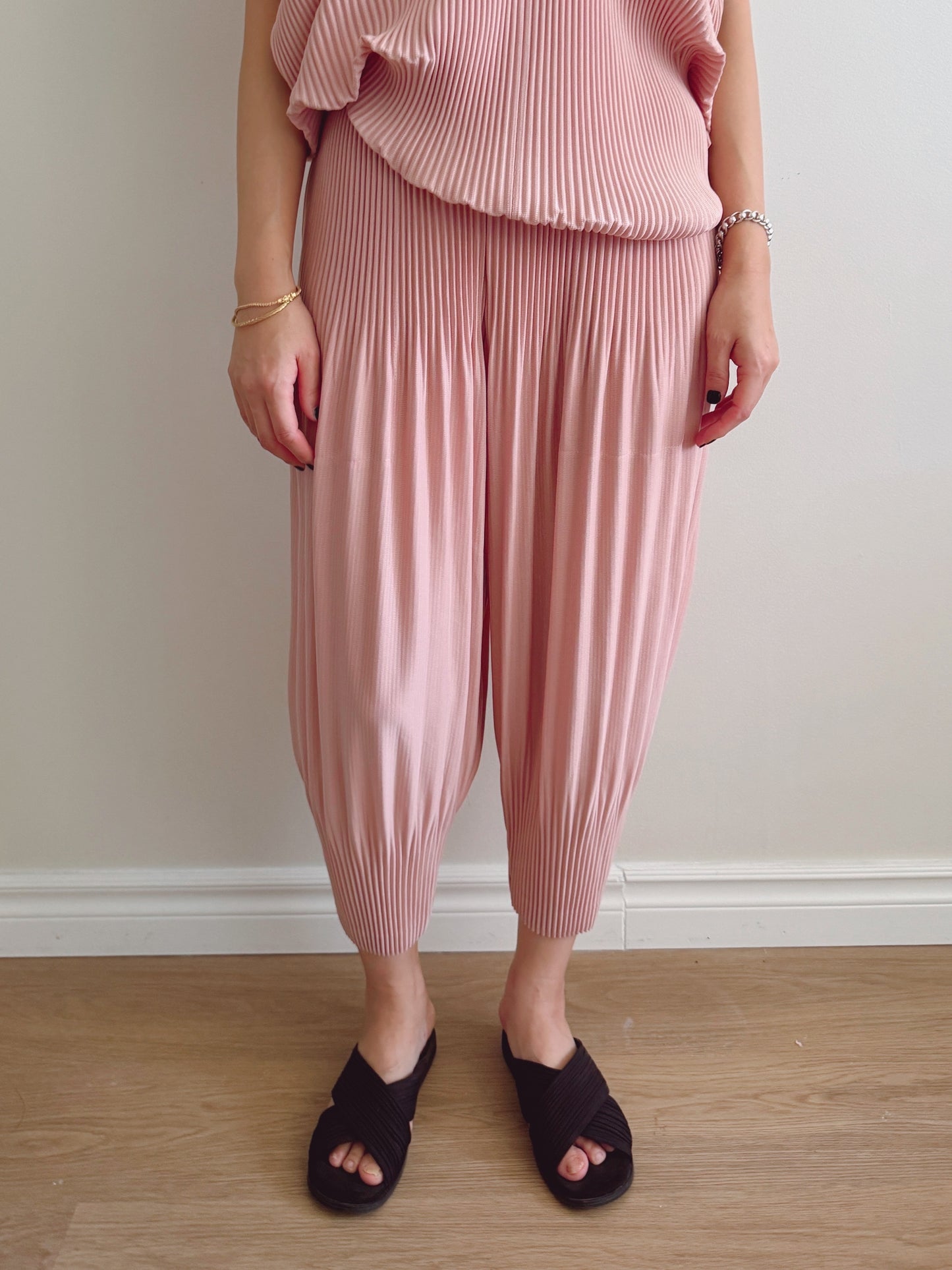 Pleats baggy pants ( black, pink, ivory, orange, mocha)
