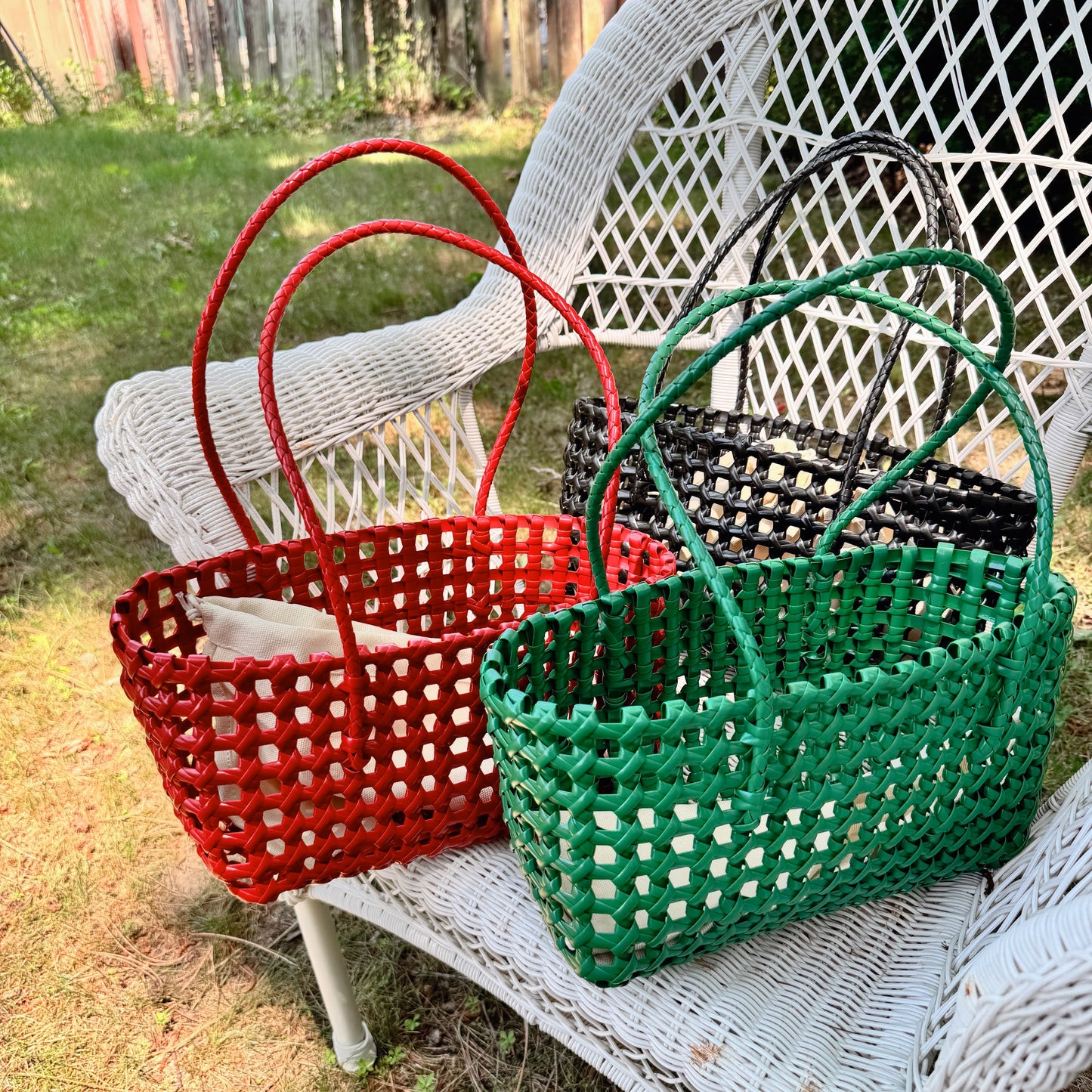 woven basket bag ( red, green, black)