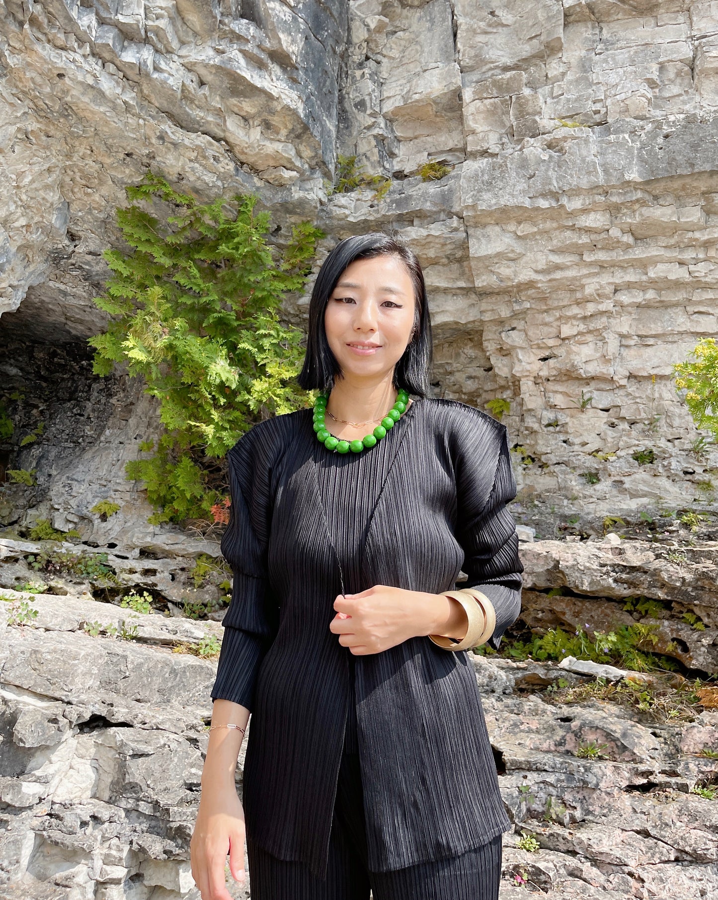 Edge Cardigan (black, ivory, green)