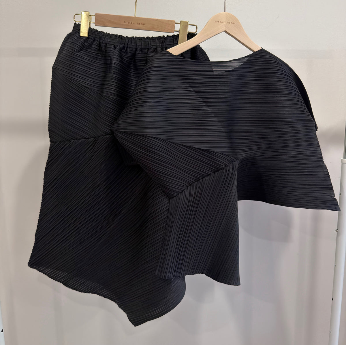 Pleated Draped Skirt (black ,gray)