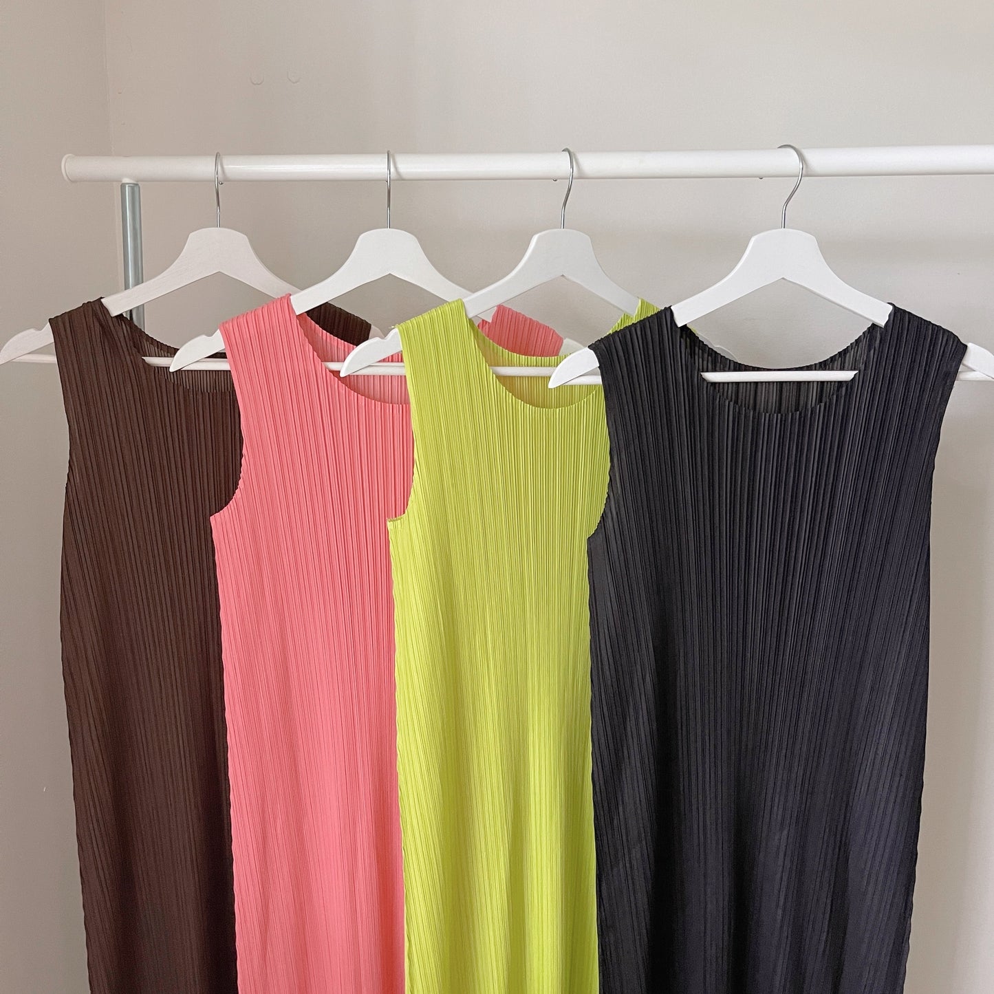 Zipper slit dress (pink, brown, lime, black)