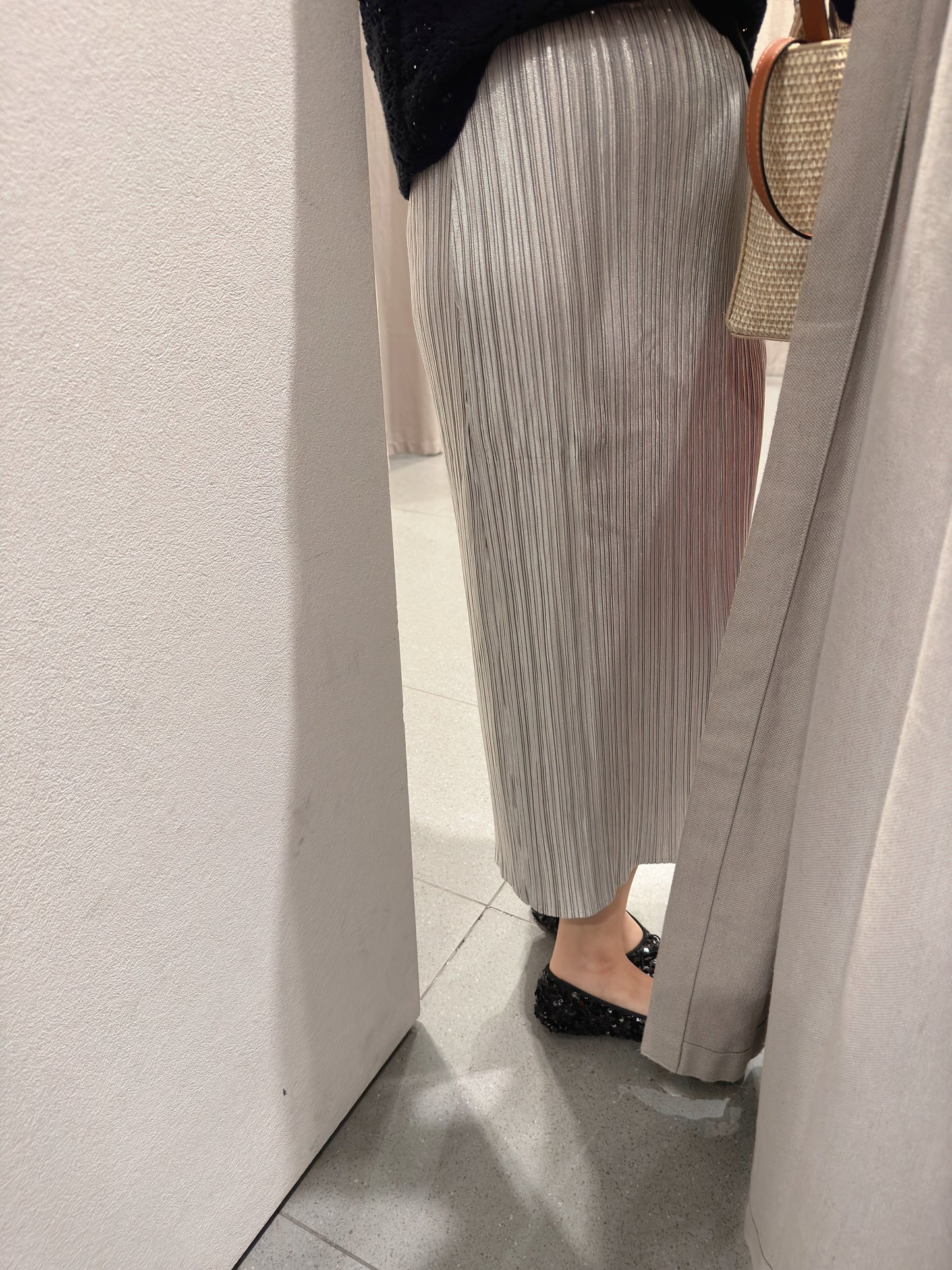 Pleats metallic silver skirt