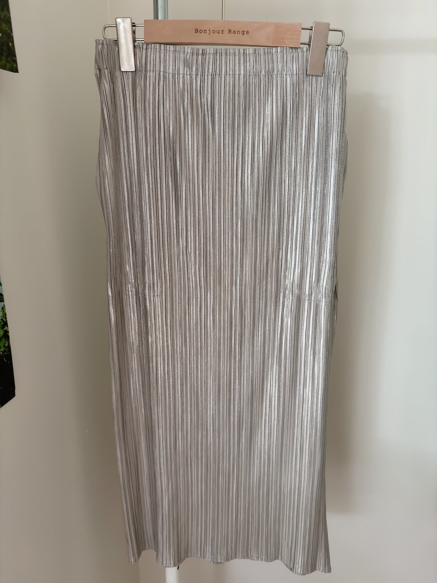 Pleats metallic silver skirt