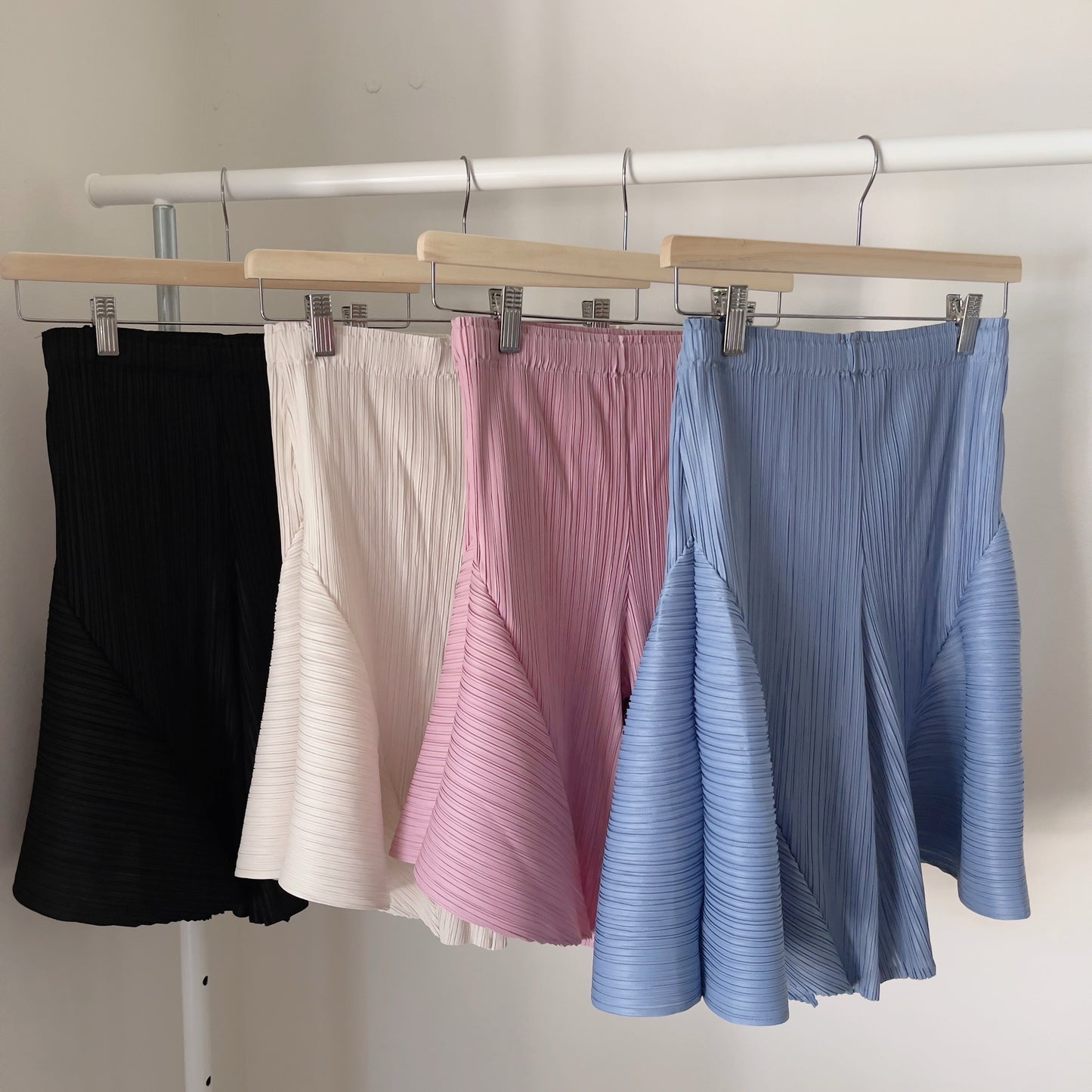 Pleats volume short pants (ivory, lavender, blue,black)