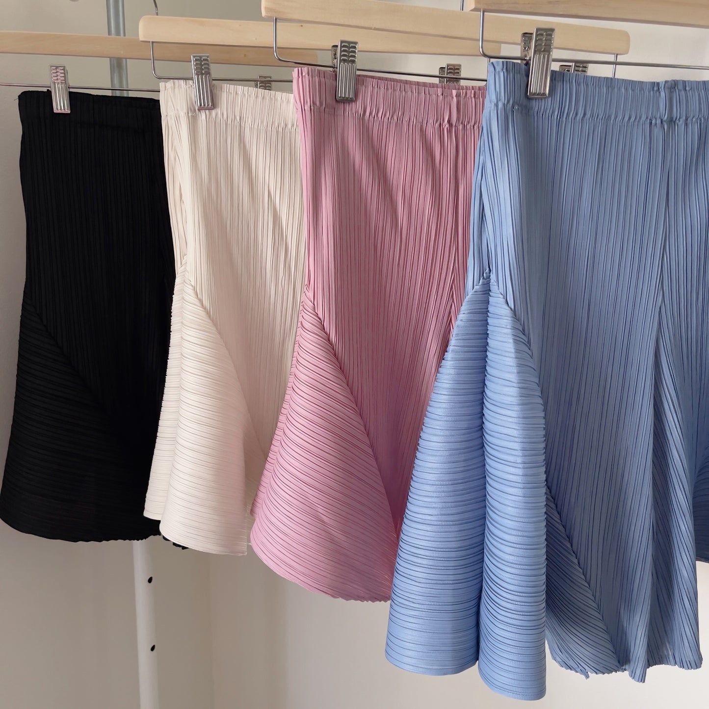 Pleats volume short pants (ivory, lavender, blue,black)