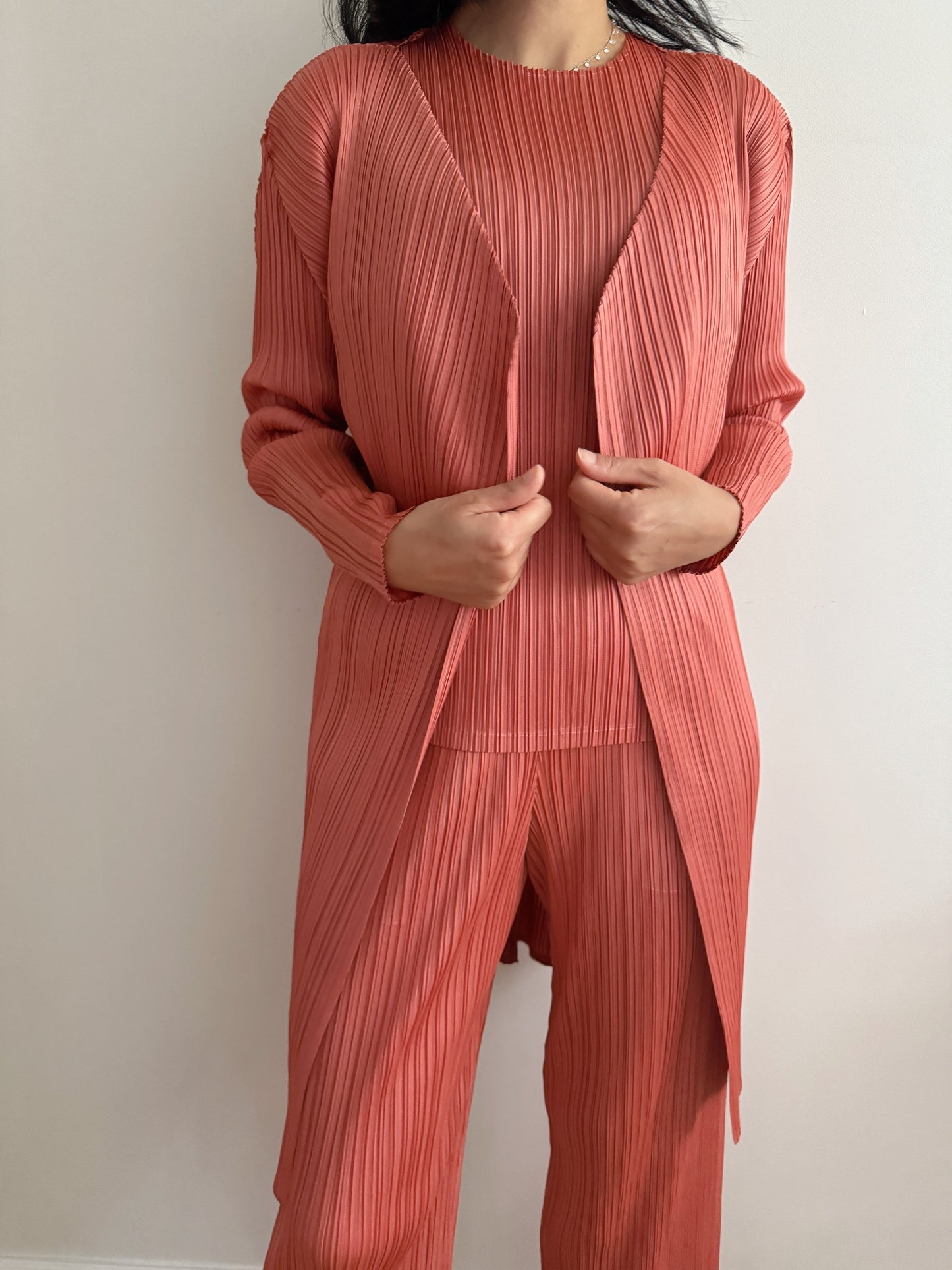 Pleats midi cardigan (ruby, gray khaki)