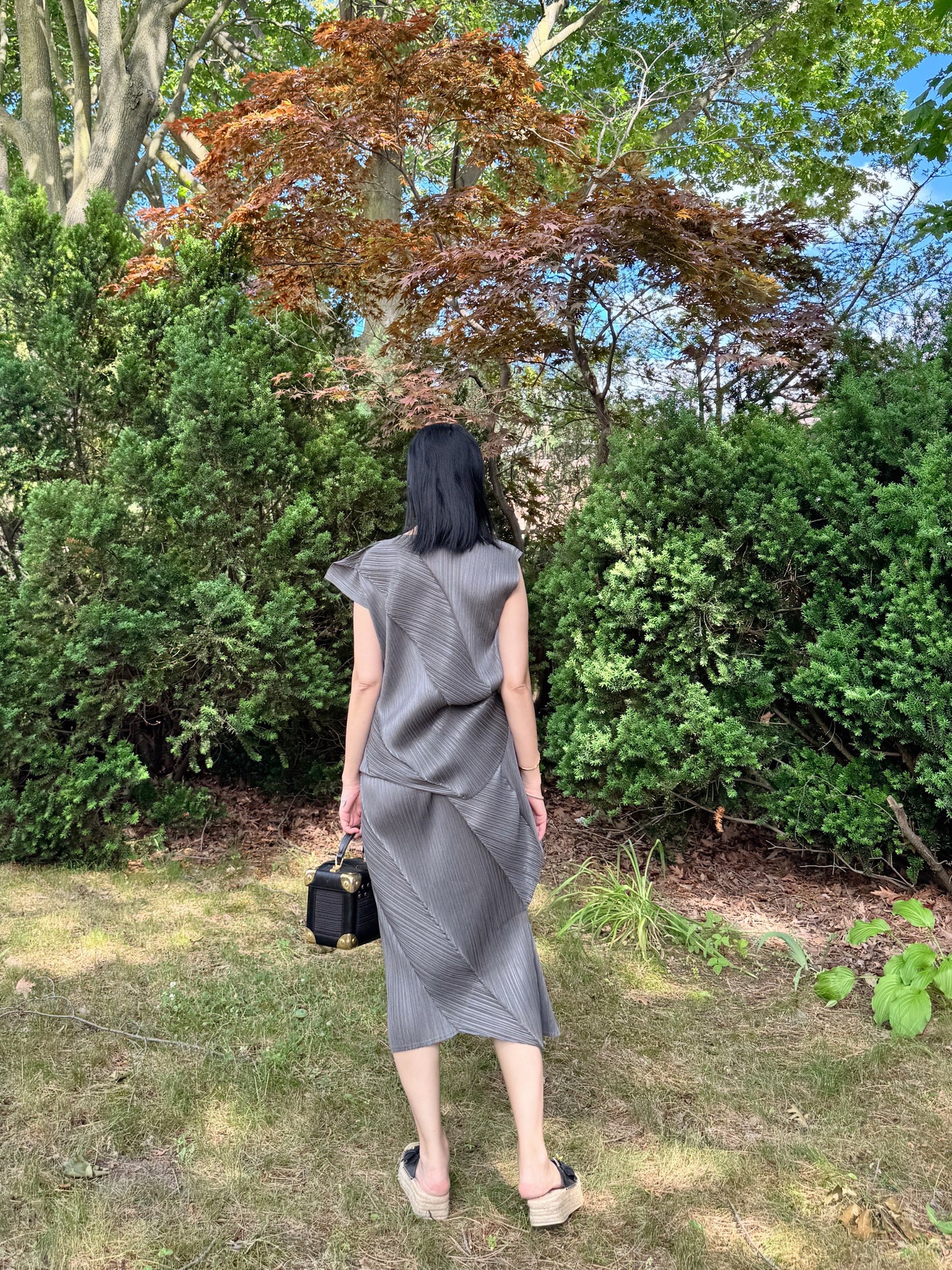 Asymmetrical Pleated Skirt (gray,black)
