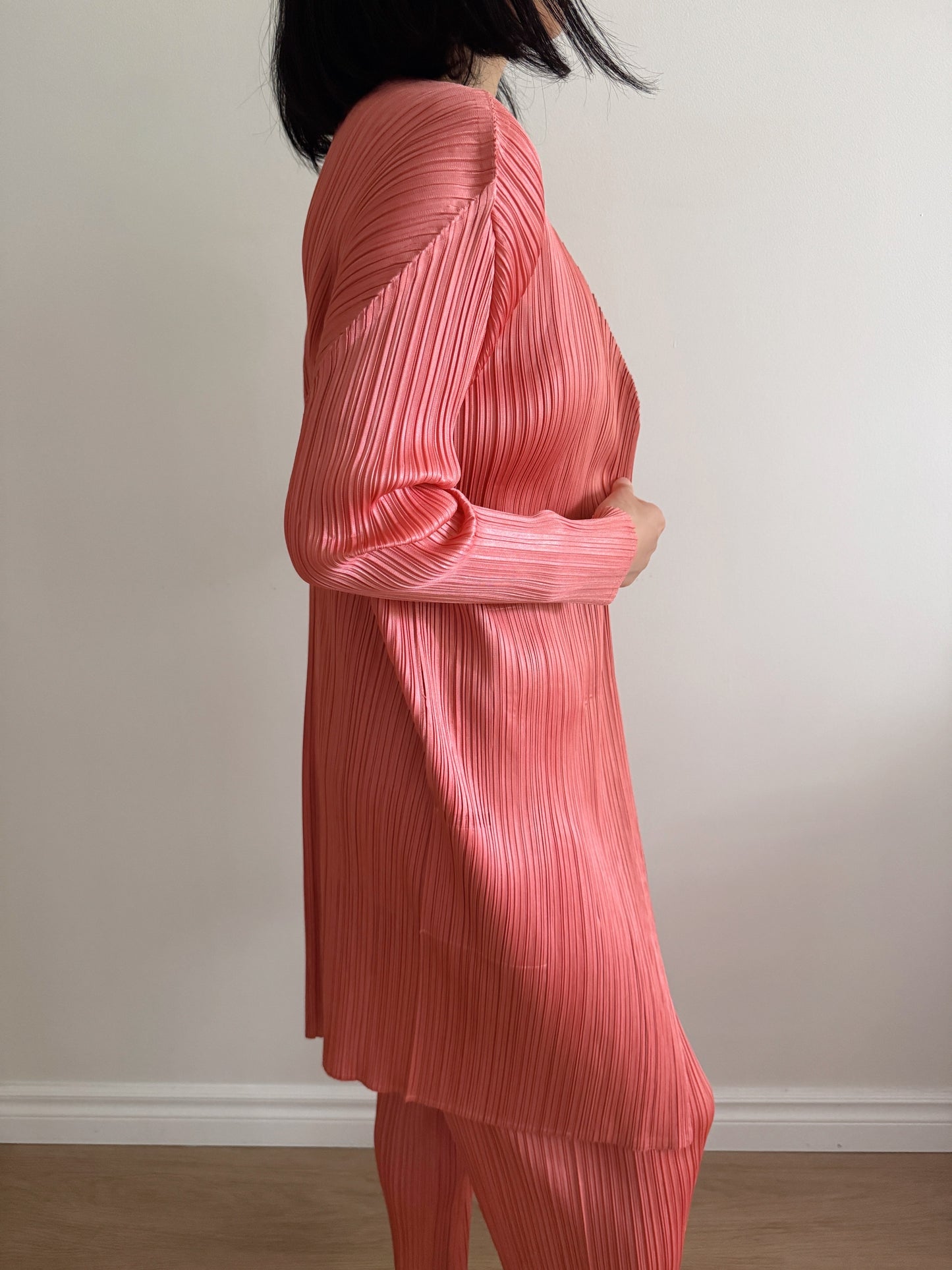 Pleats midi cardigan (ruby, gray khaki)