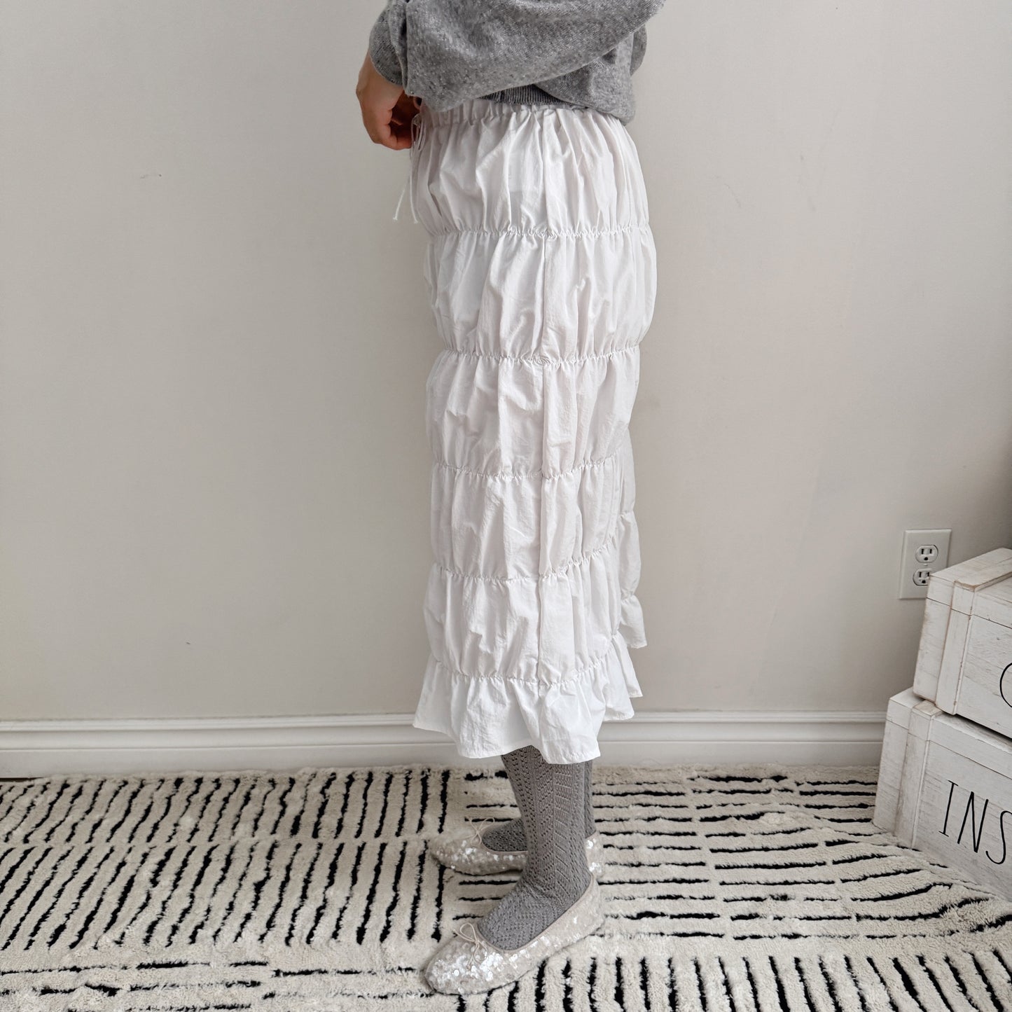Bubble shirring sk (white, black)