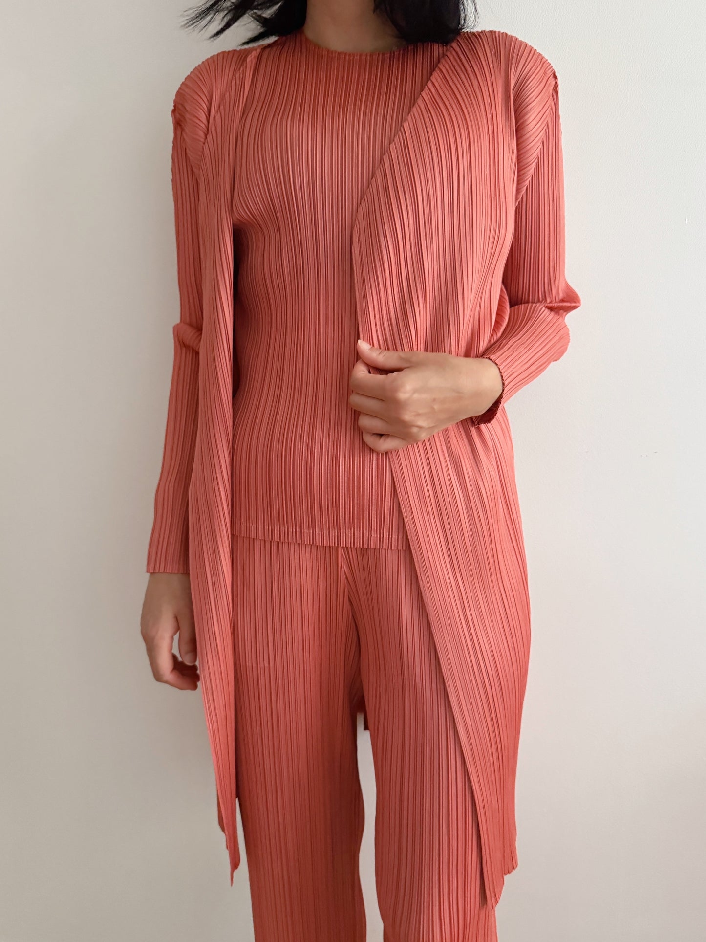 Pleats midi cardigan (ruby, gray khaki)