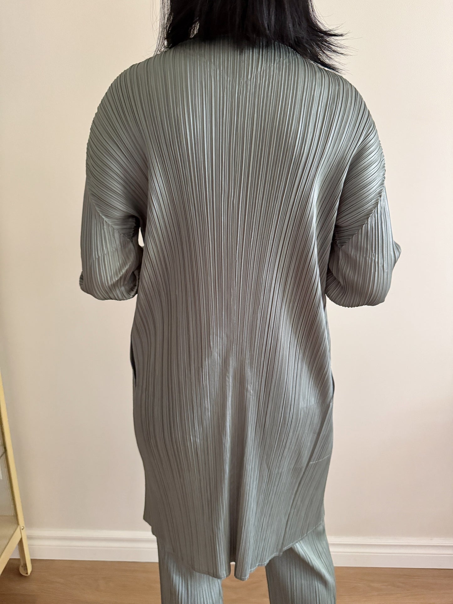 Pleats midi cardigan (ruby, gray khaki)