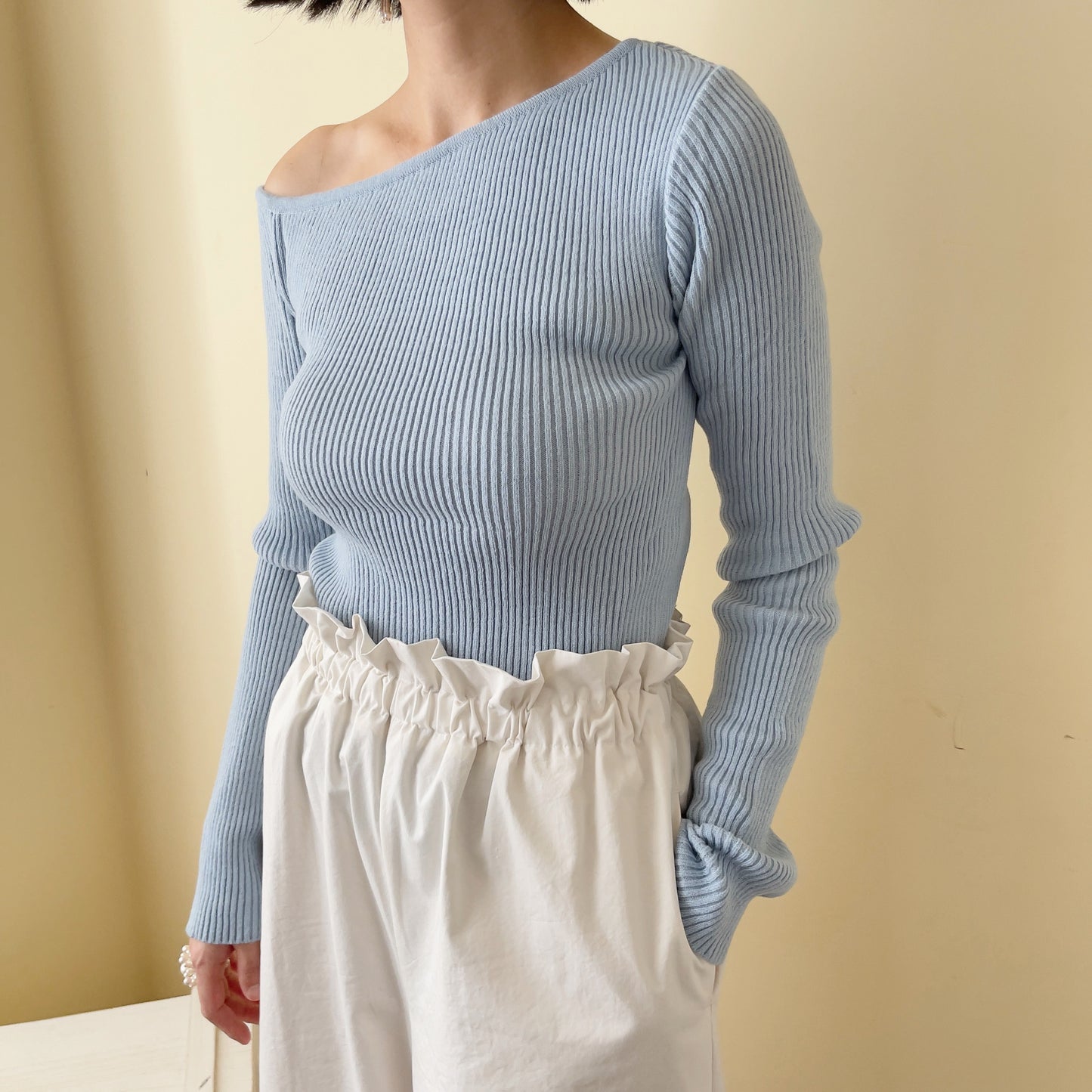 Off shoulder knit (ivory, yellow,sky blue, black)