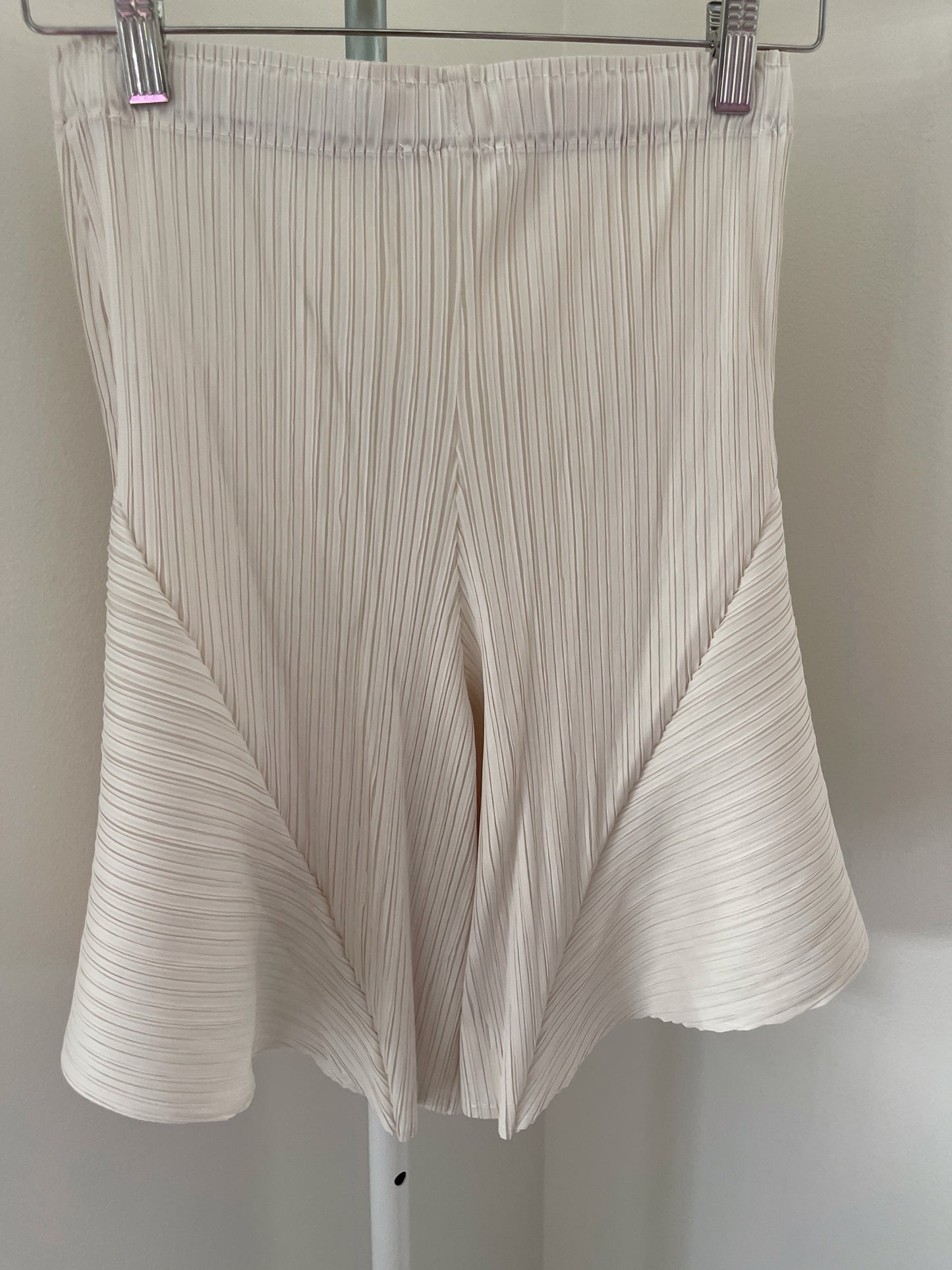 Pleats volume short pants (ivory, lavender, blue,black)