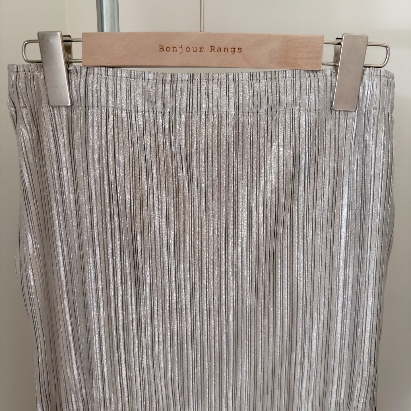 Pleats metallic silver skirt