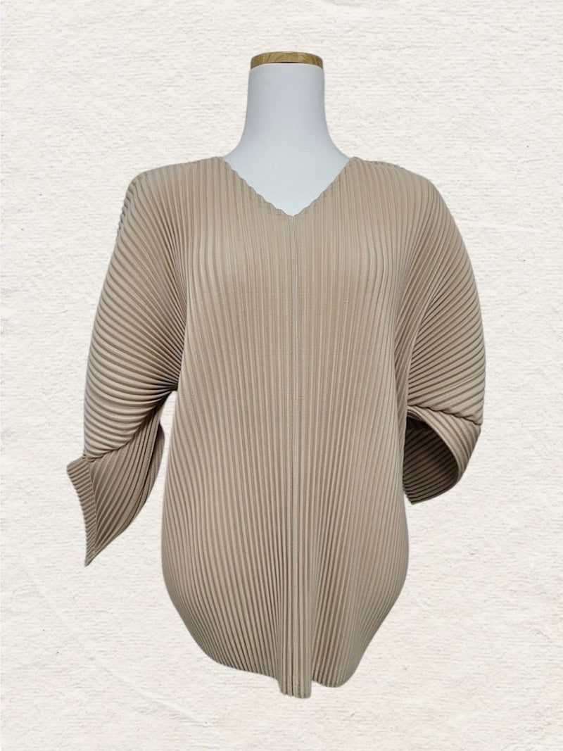 Pleats v-neck top (Ivory, beige)