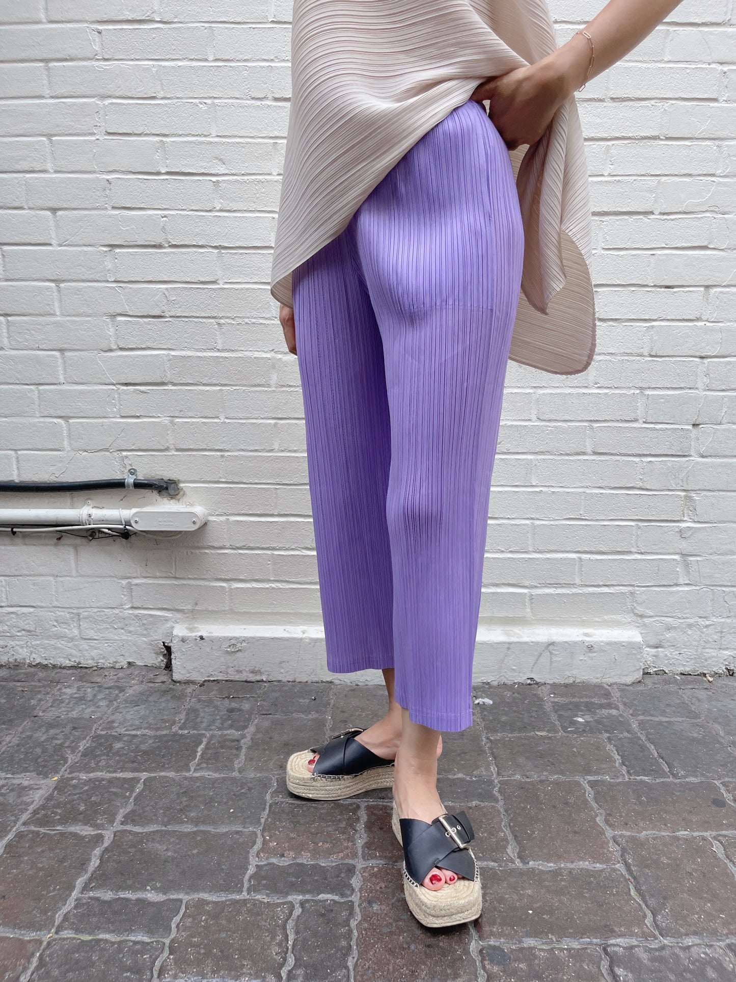 Pleats cropped pants