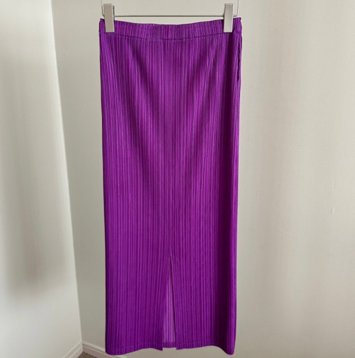 Pleats h line skirt (green, purple)