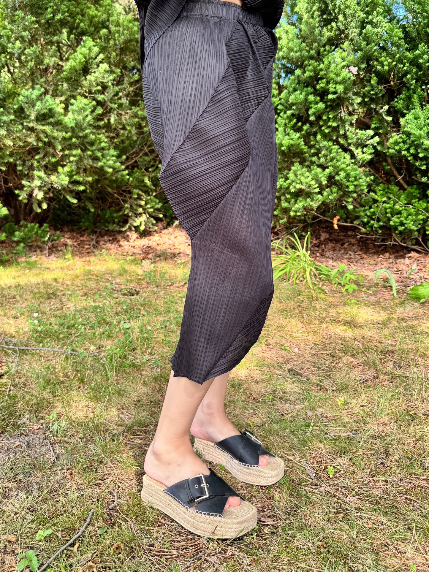 Asymmetrical Pleated Skirt (gray,black)
