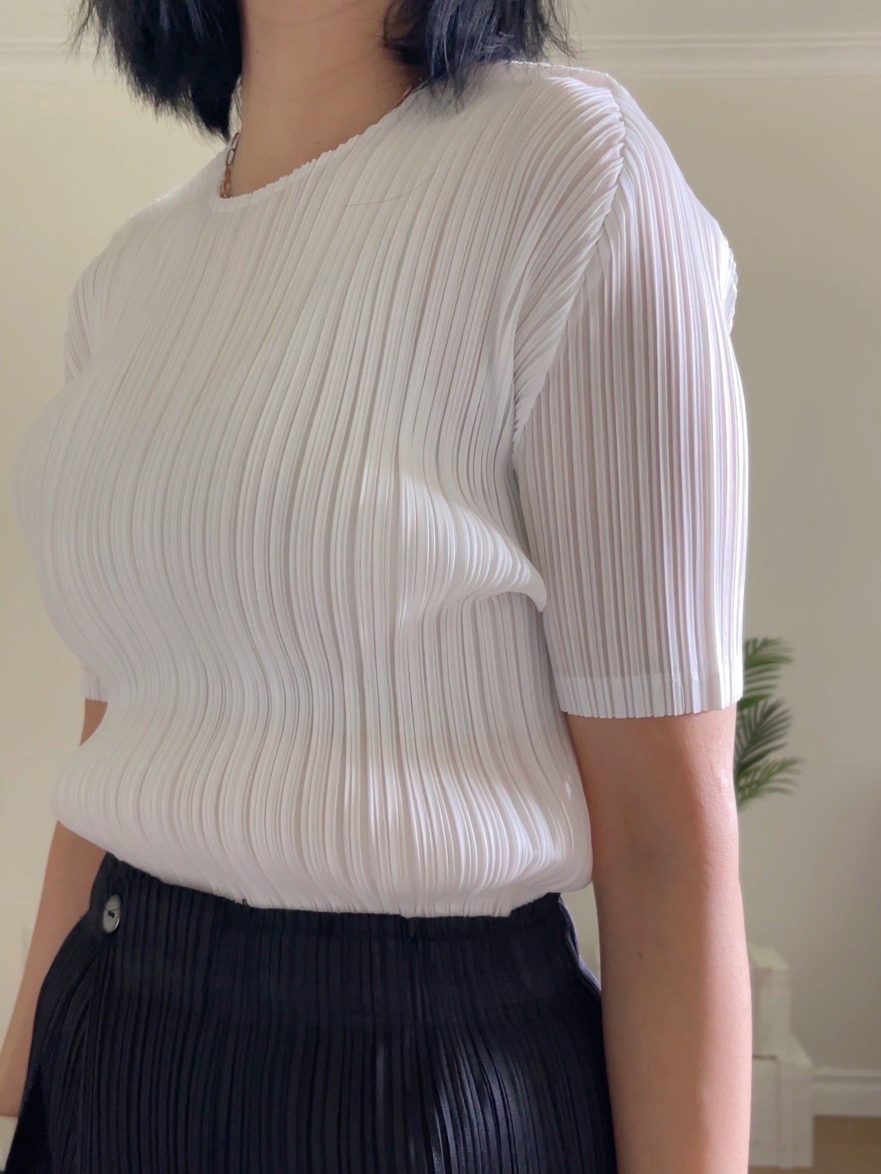 Pleats basic top (white,black,silver)