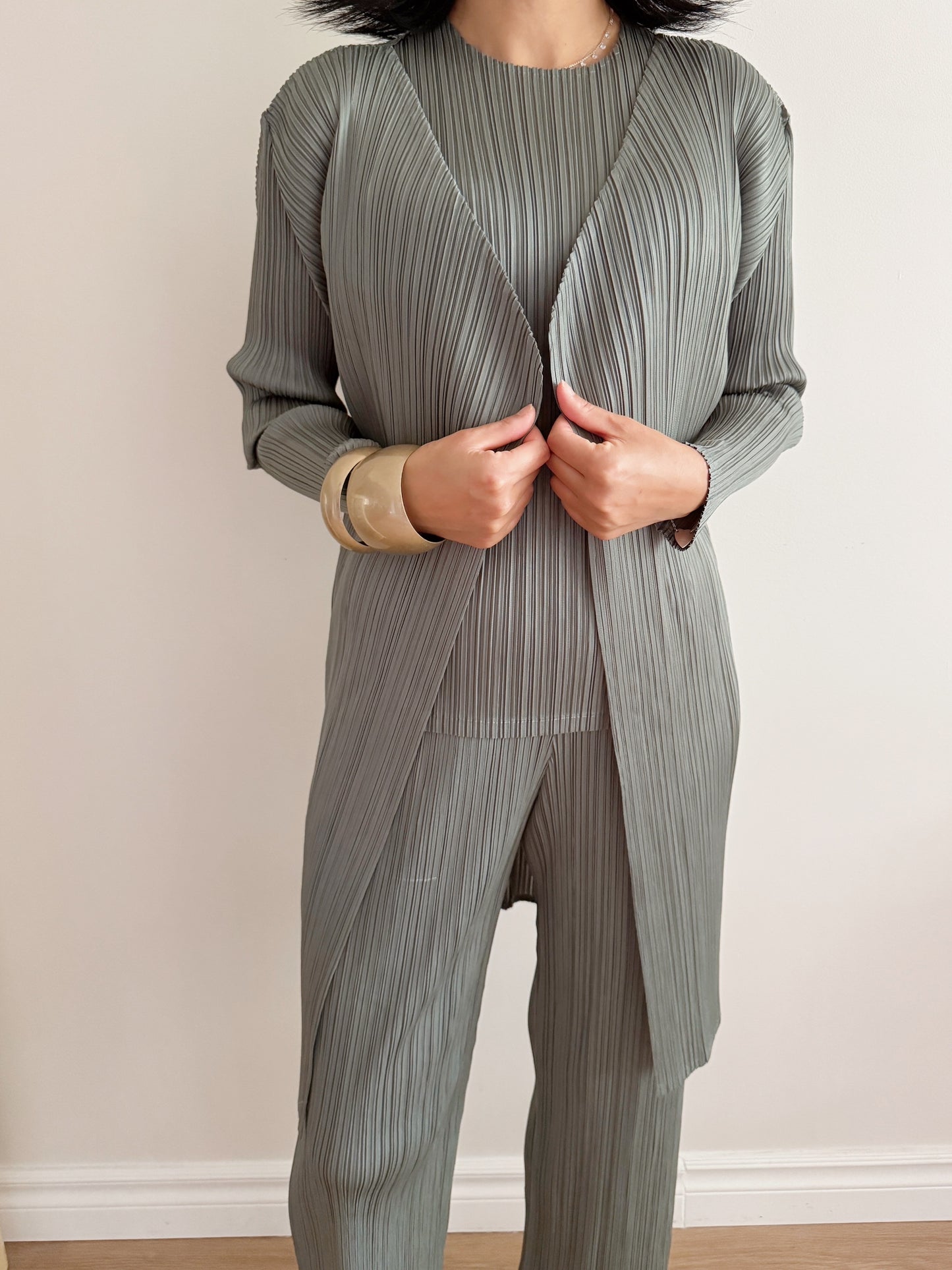 Pleats midi cardigan (ruby, gray khaki)