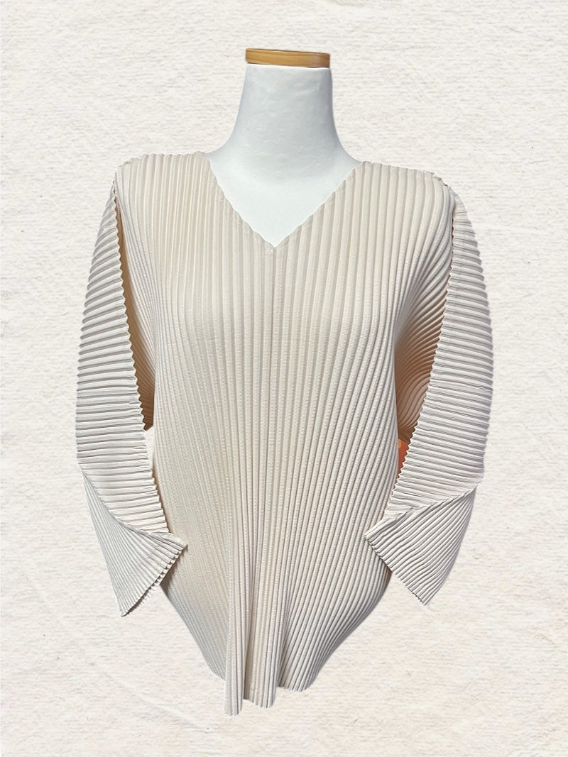 Pleats v-neck top (Ivory, beige)