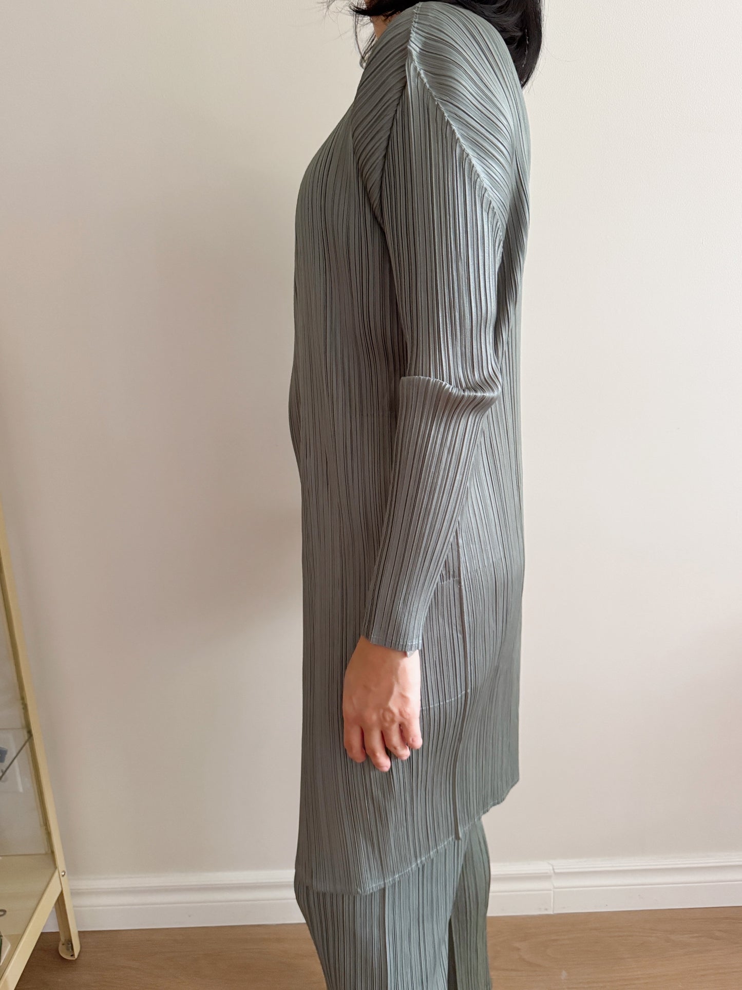 Pleats midi cardigan (ruby, gray khaki)
