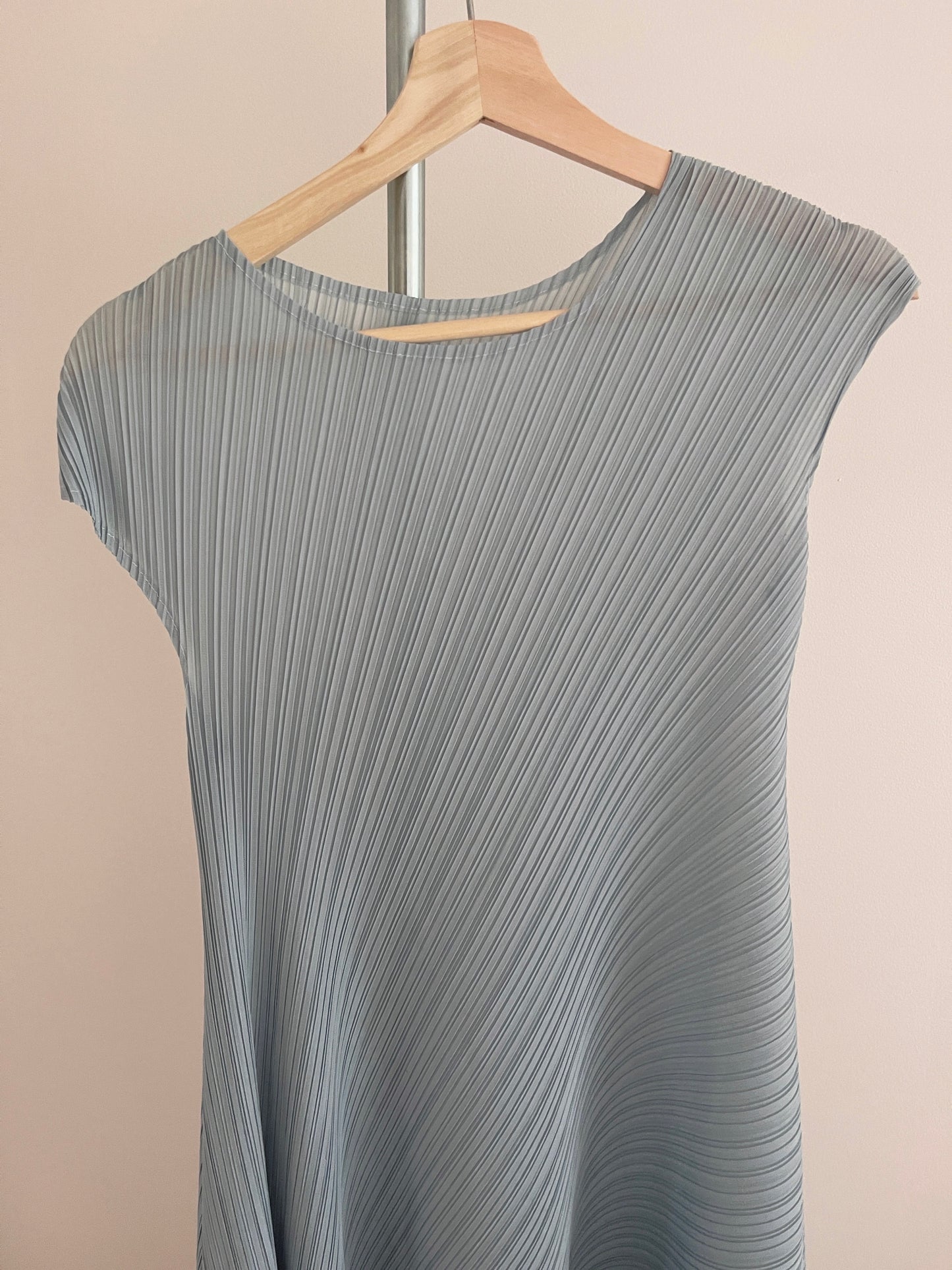 Pleats Unbalanced Dress