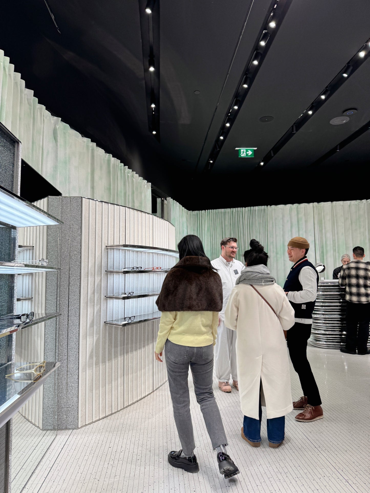 Fur Cape (gray, brown )