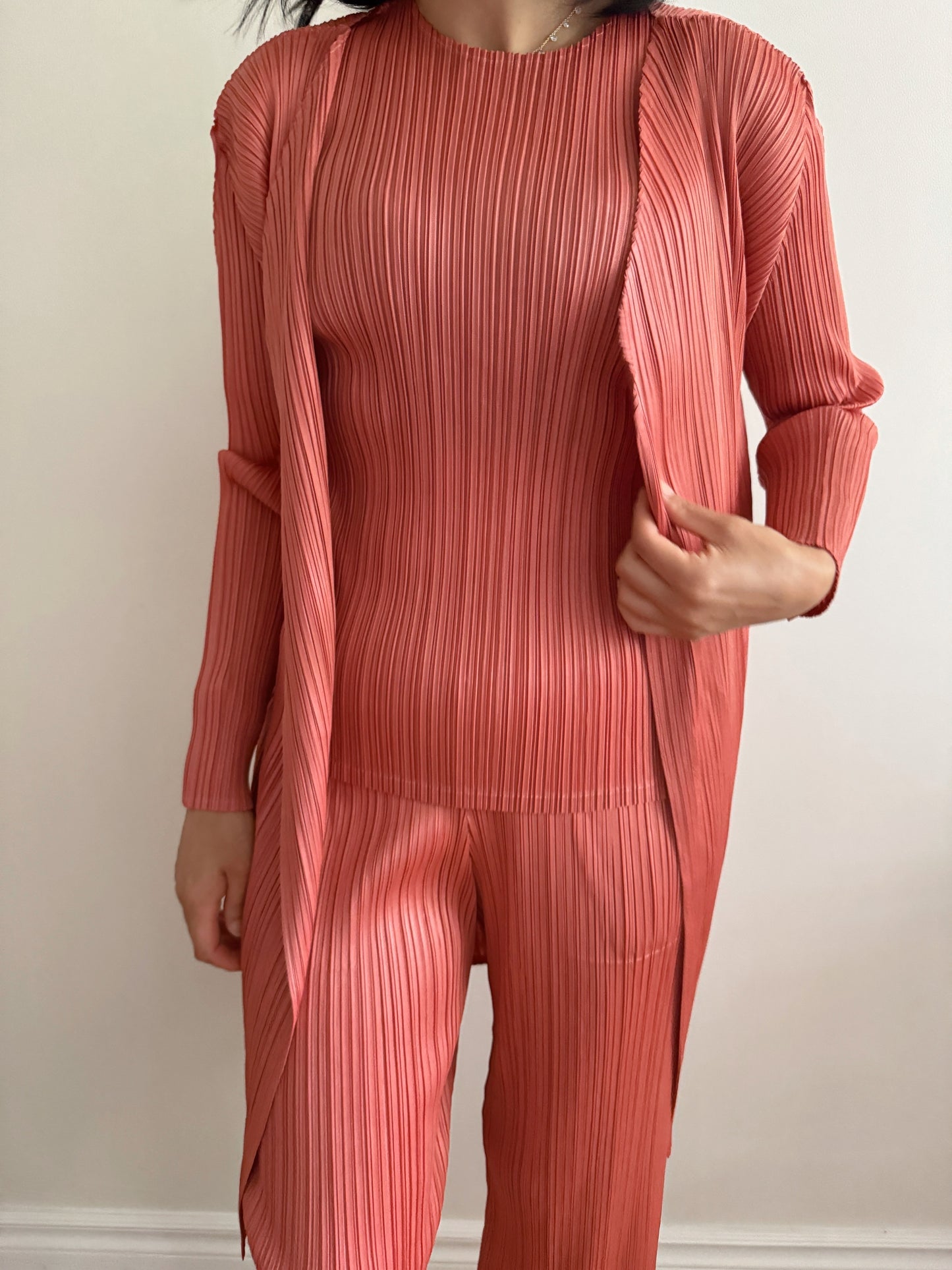 Pleats midi cardigan (ruby, gray khaki)