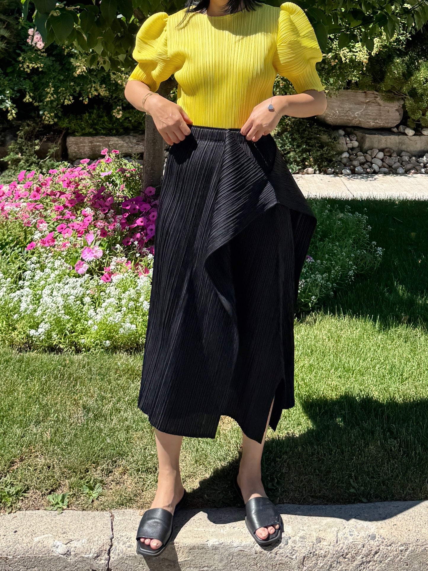 Pleats puff sleeves   (pink,yellow,black)