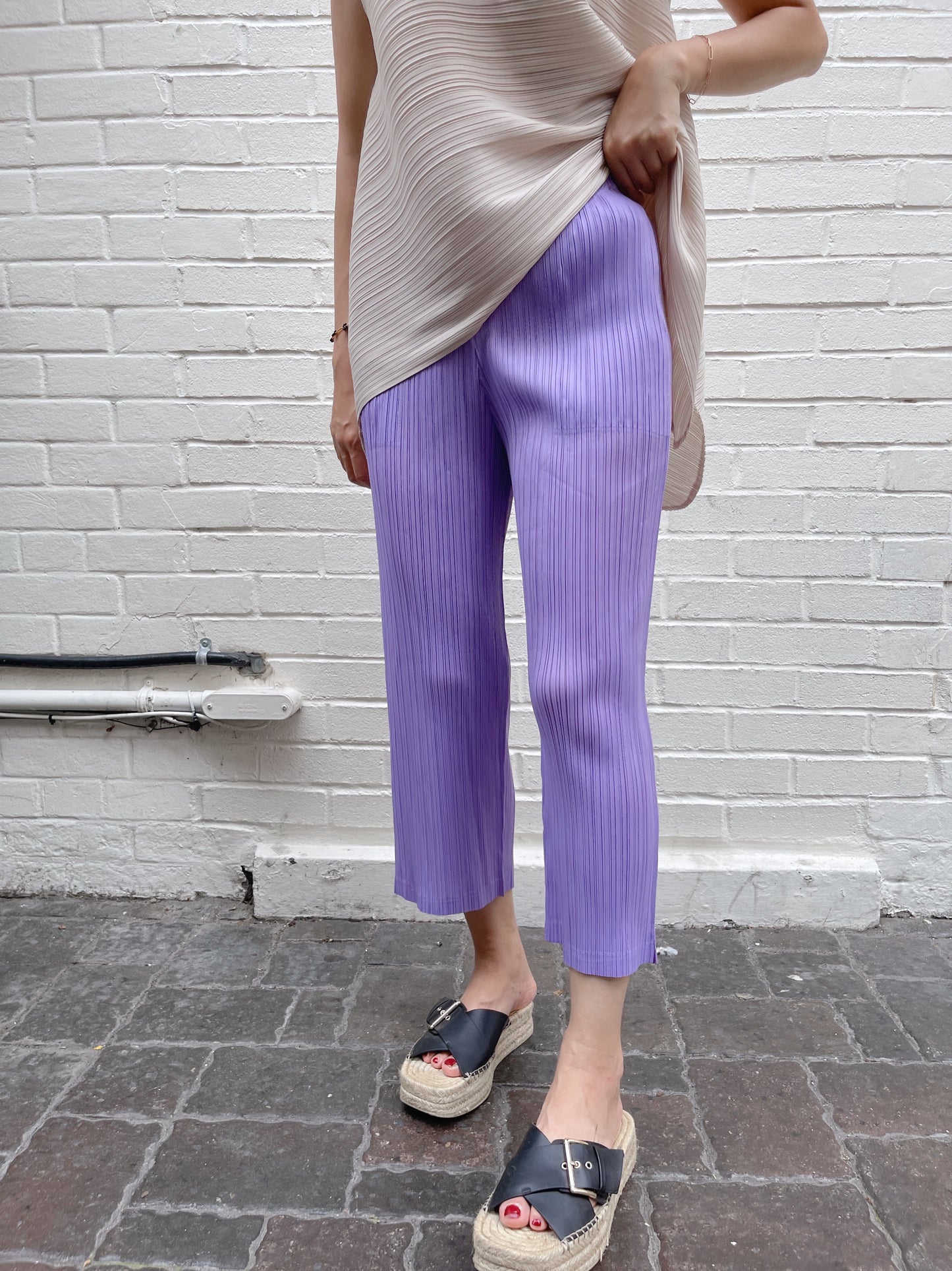 Pleats cropped pants