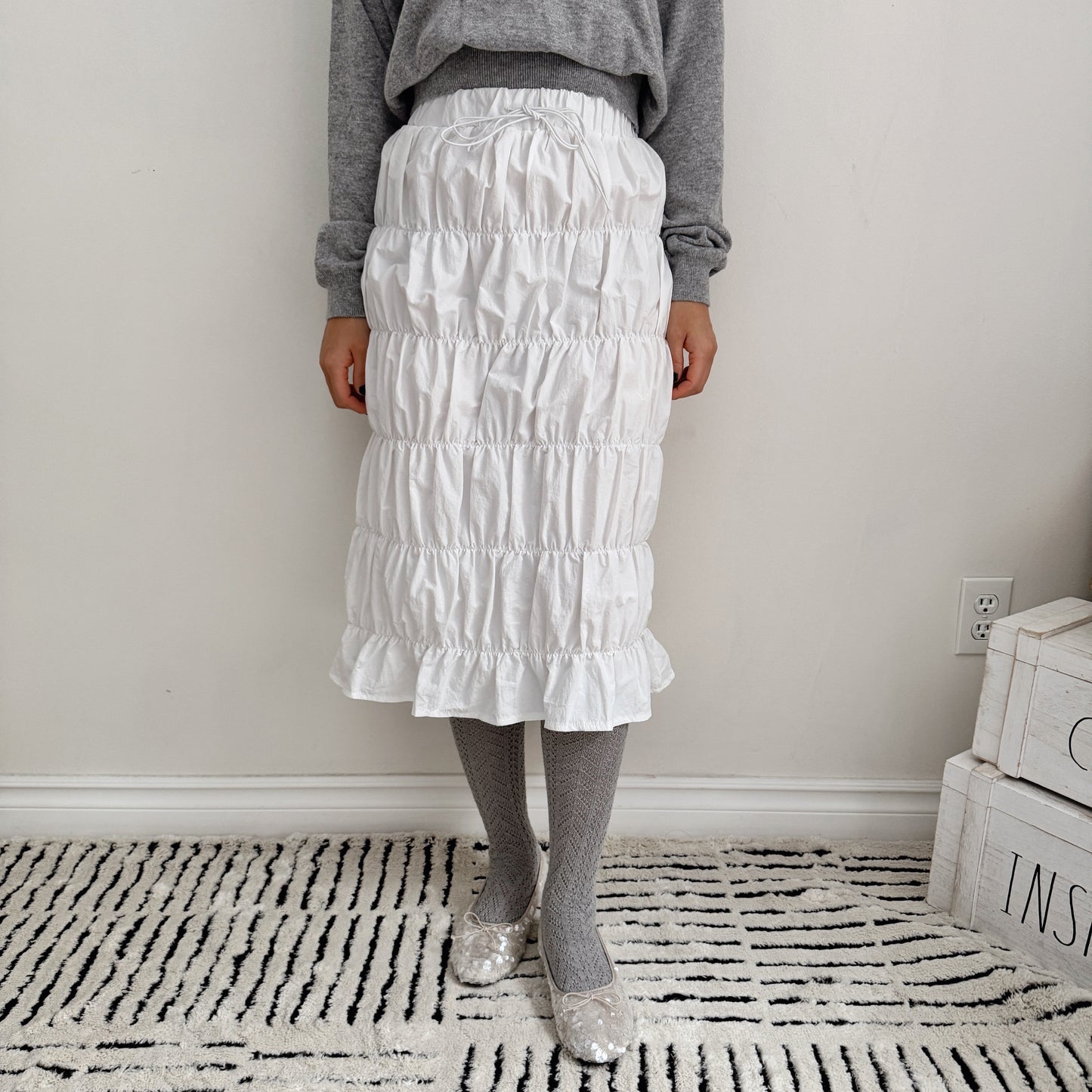 Bubble shirring sk (white, black)