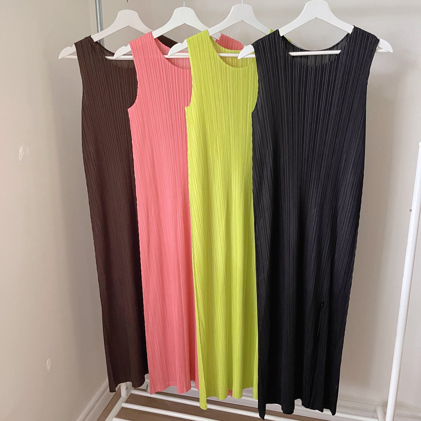 Zipper slit dress (pink, brown, lime, black)