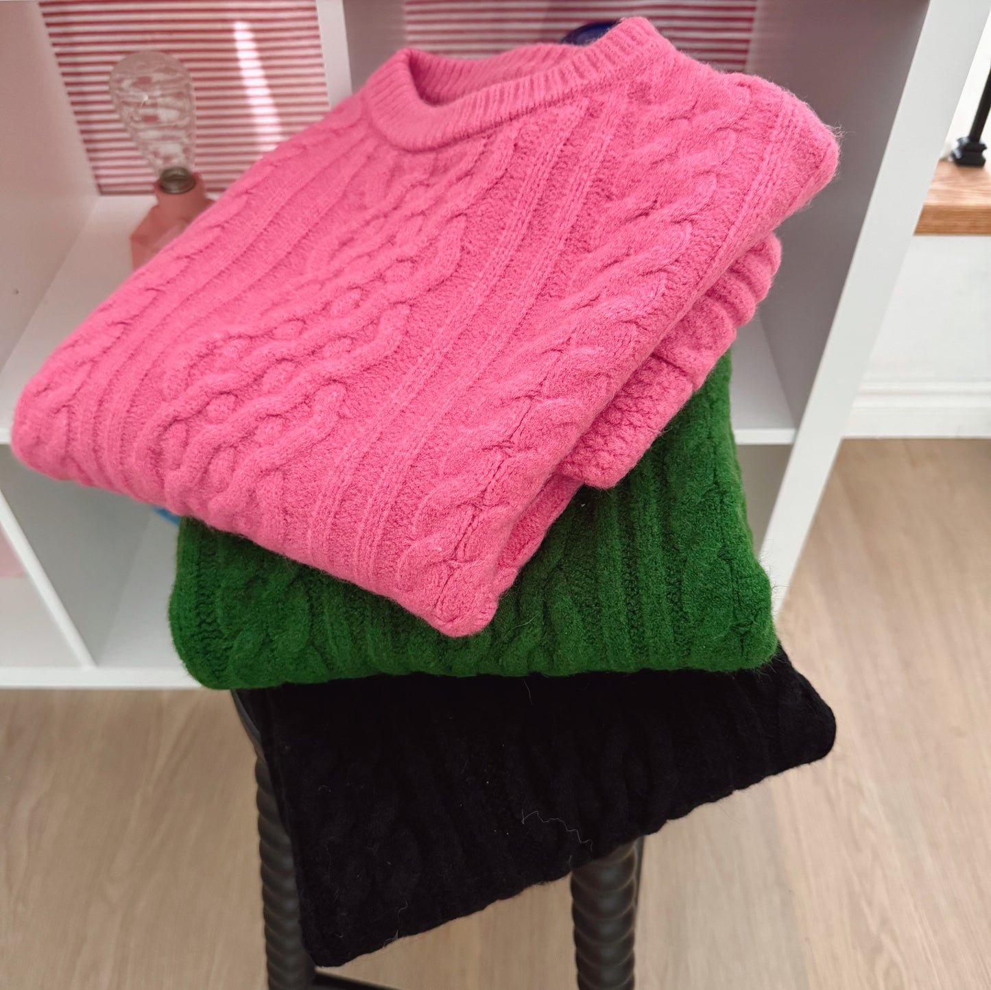 CABLE ROUND KNIT(pink , green, black )
