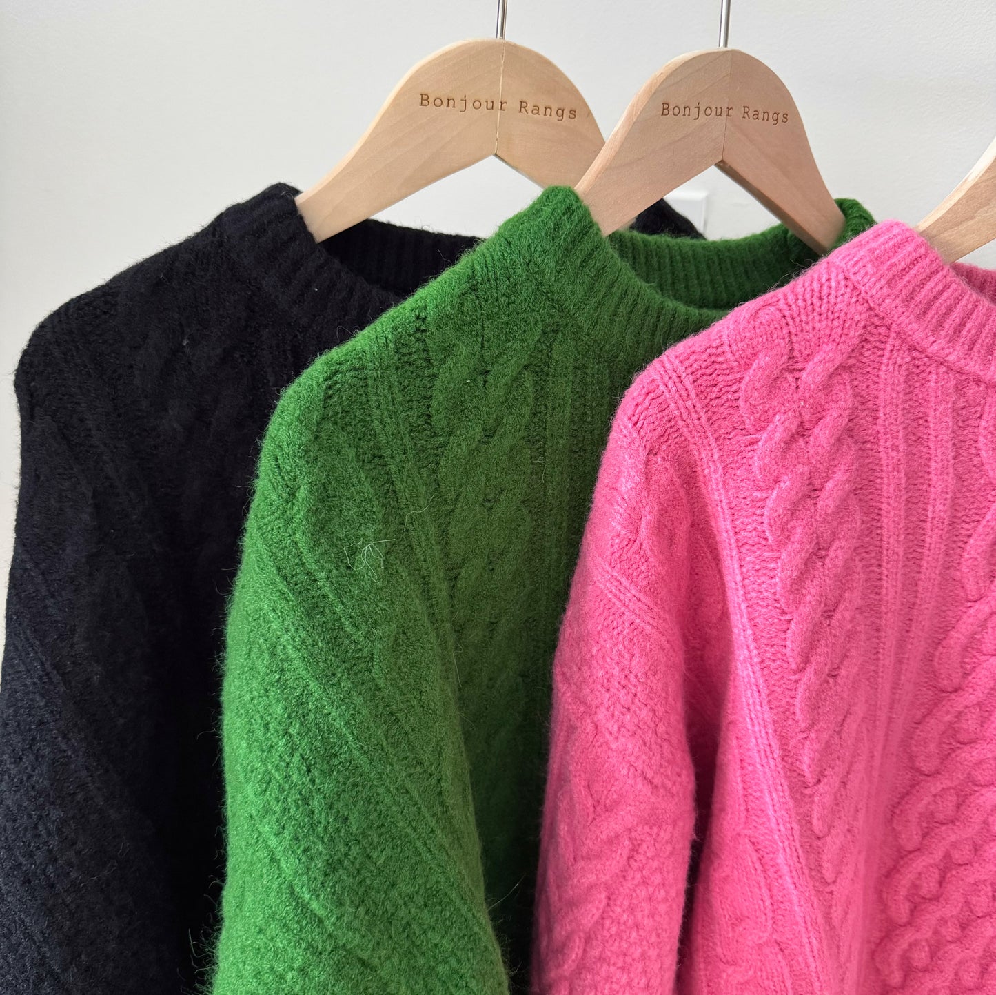 CABLE ROUND KNIT(pink , green, black )