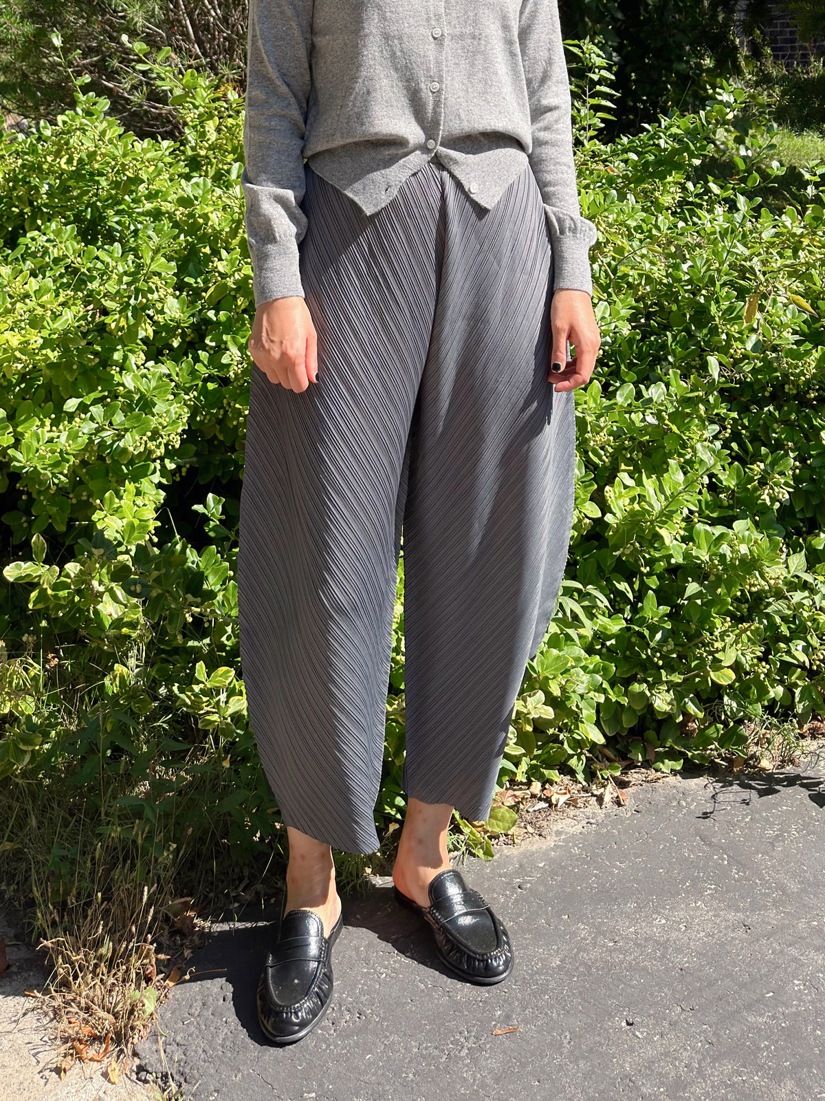 Pleated Draped Balloon Pants (black, brown, gray)