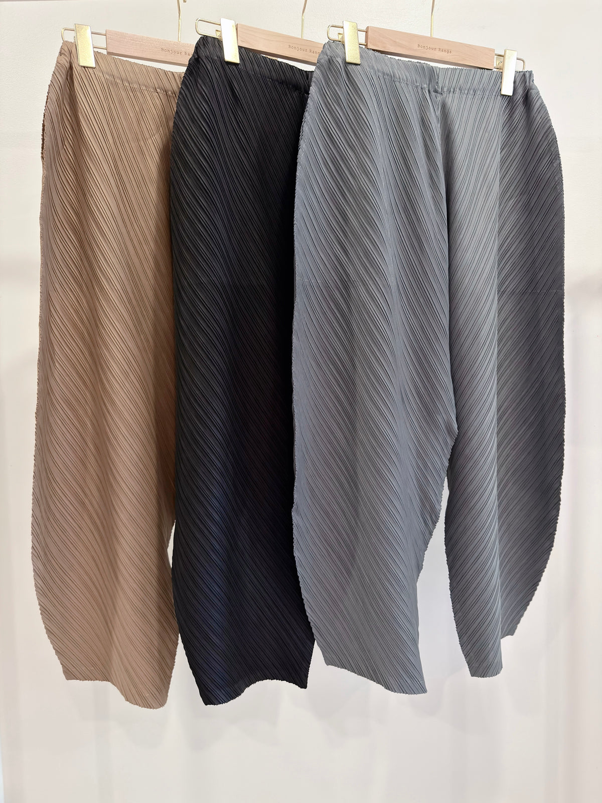 Pleated Draped Balloon Pants (black, brown, gray)