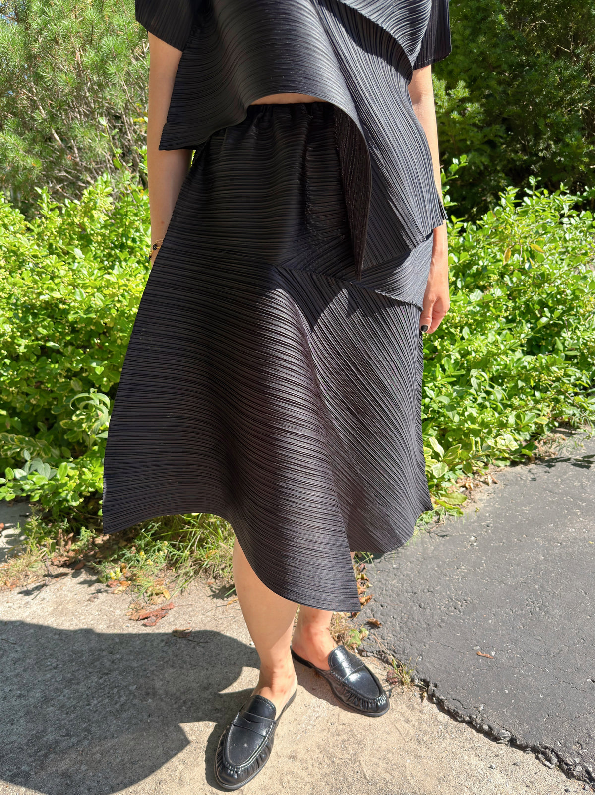 Pleated Draped Skirt (black ,gray)