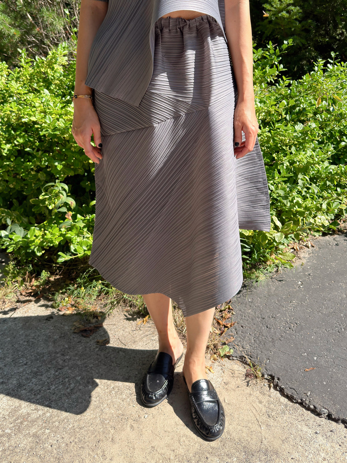 Pleated Draped Skirt (black ,gray)